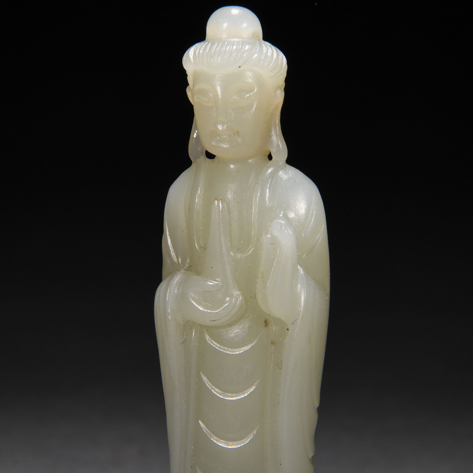 A Chinese Carved White Jade Standing Guanyin - Image 4 of 6