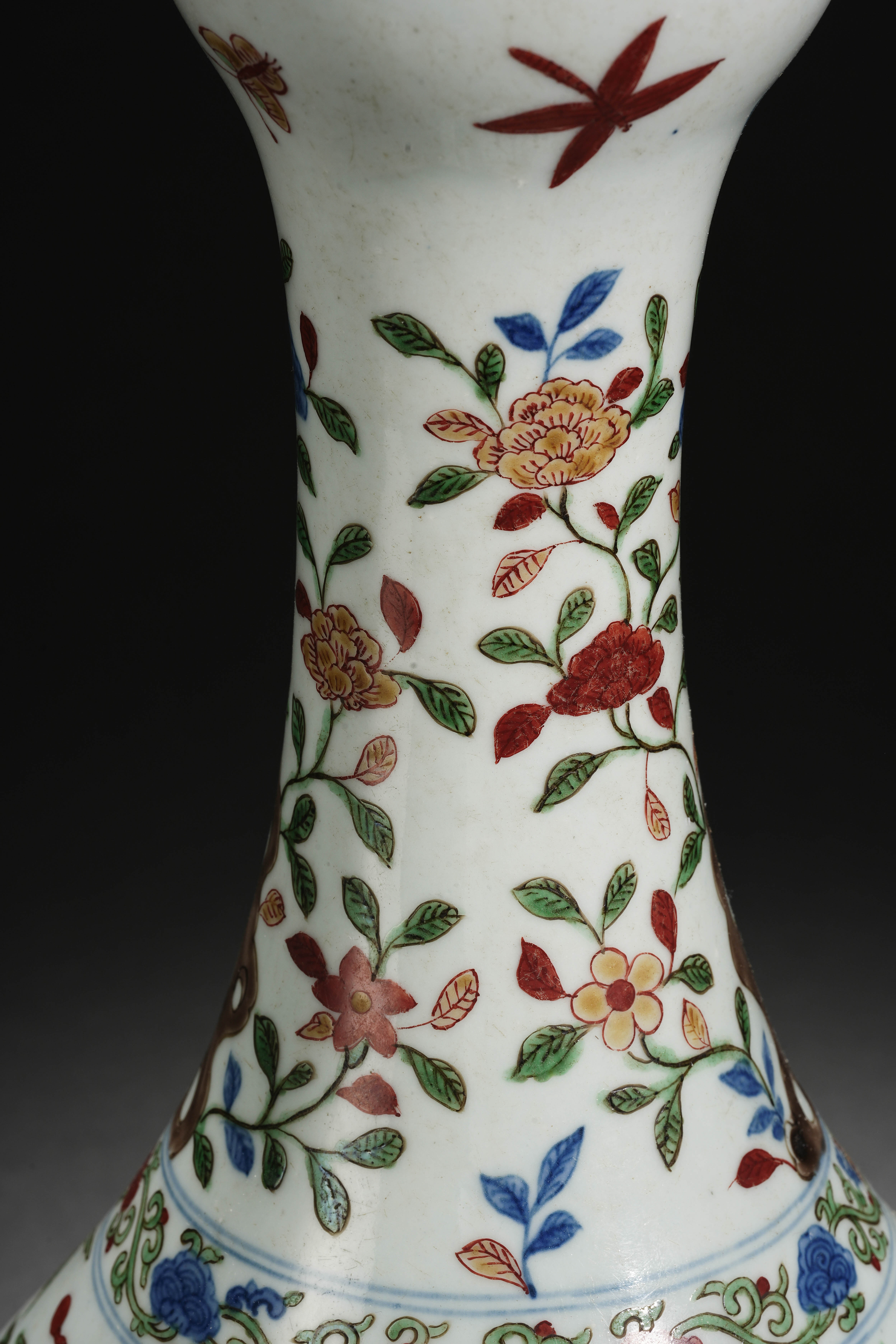 A Chinese Wucai Glaze Garlic Head Vase - Image 6 of 15