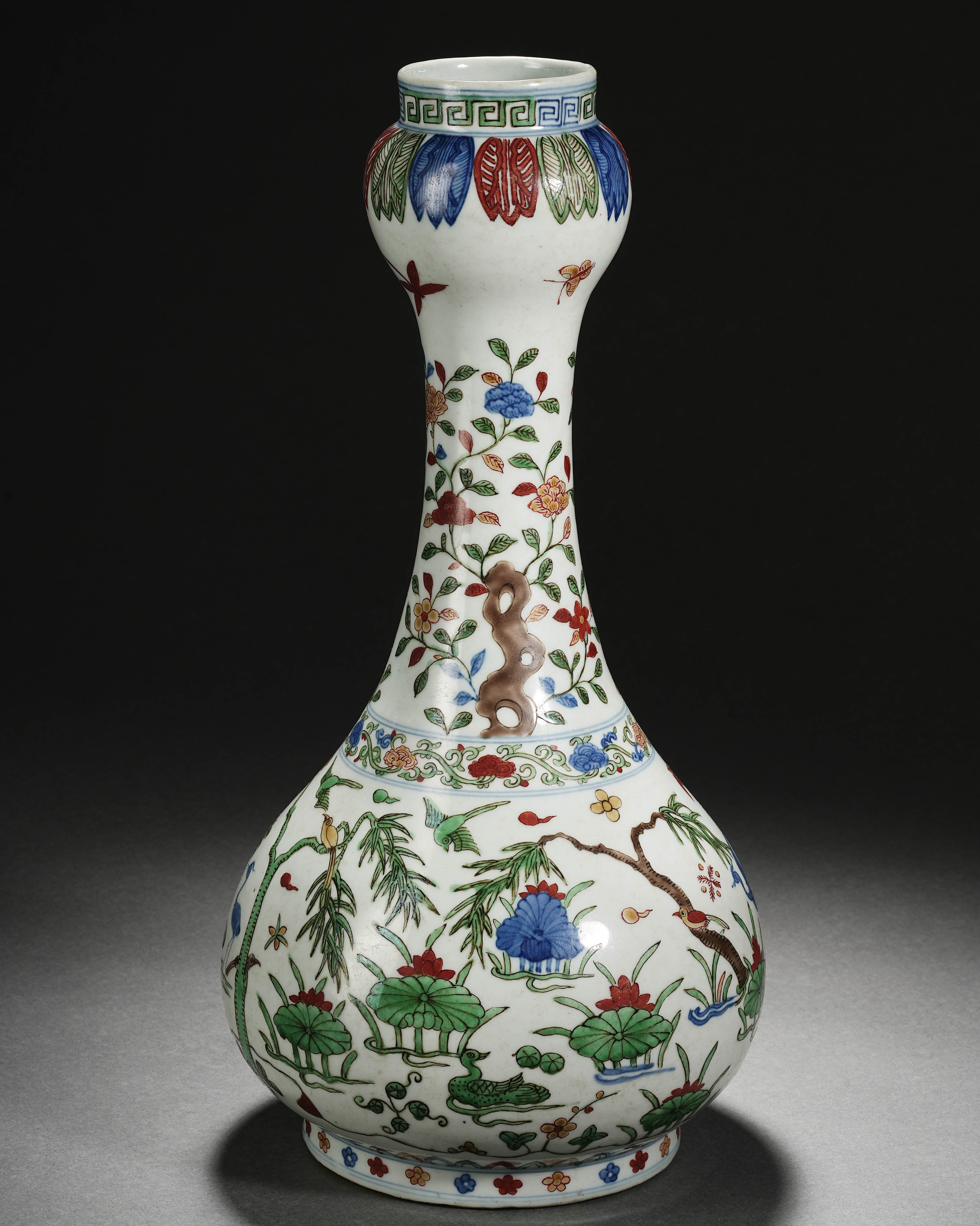 A Chinese Wucai Glaze Garlic Head Vase - Image 9 of 15