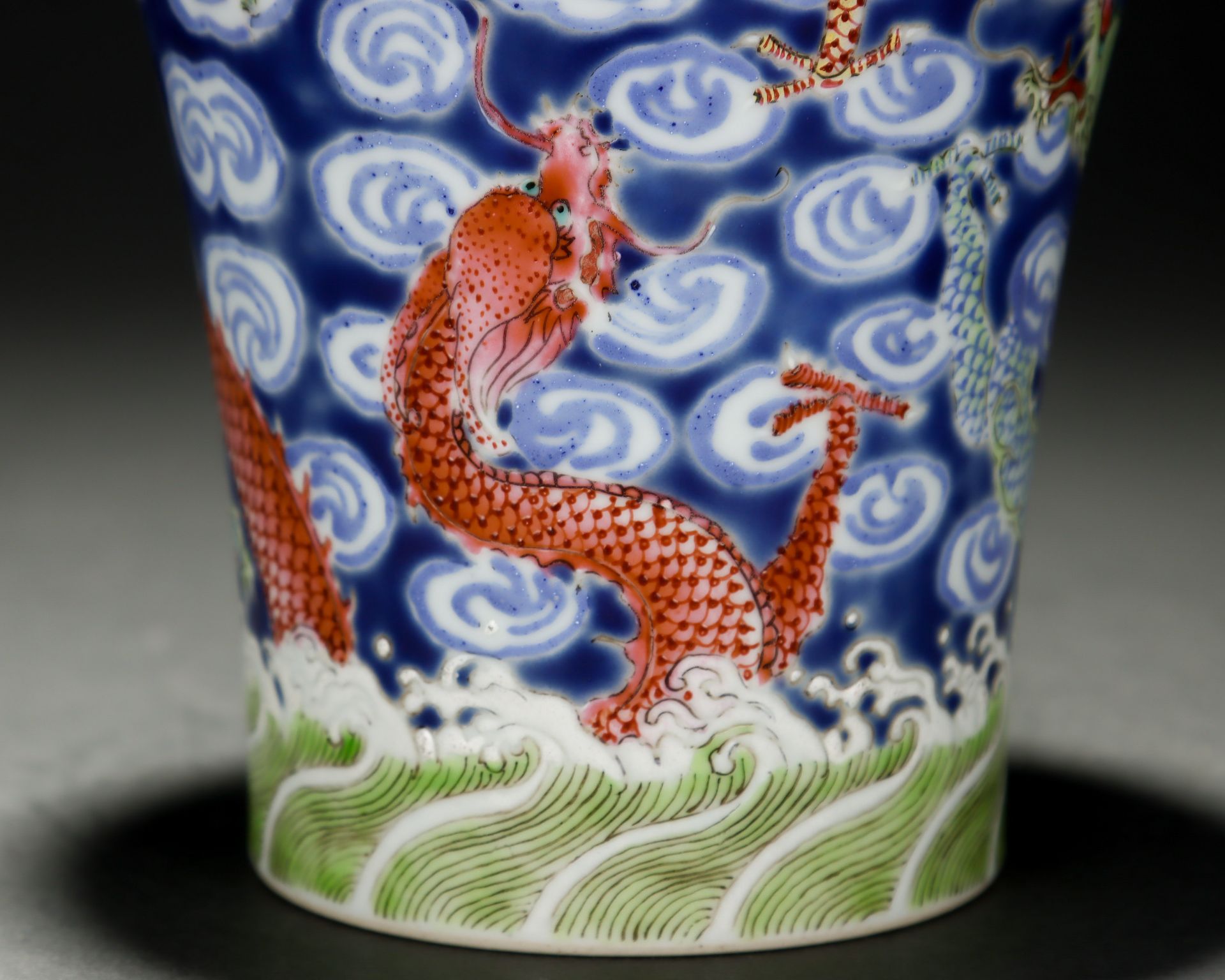 A Chinese Famille Rose Dragon Vase - Image 5 of 9