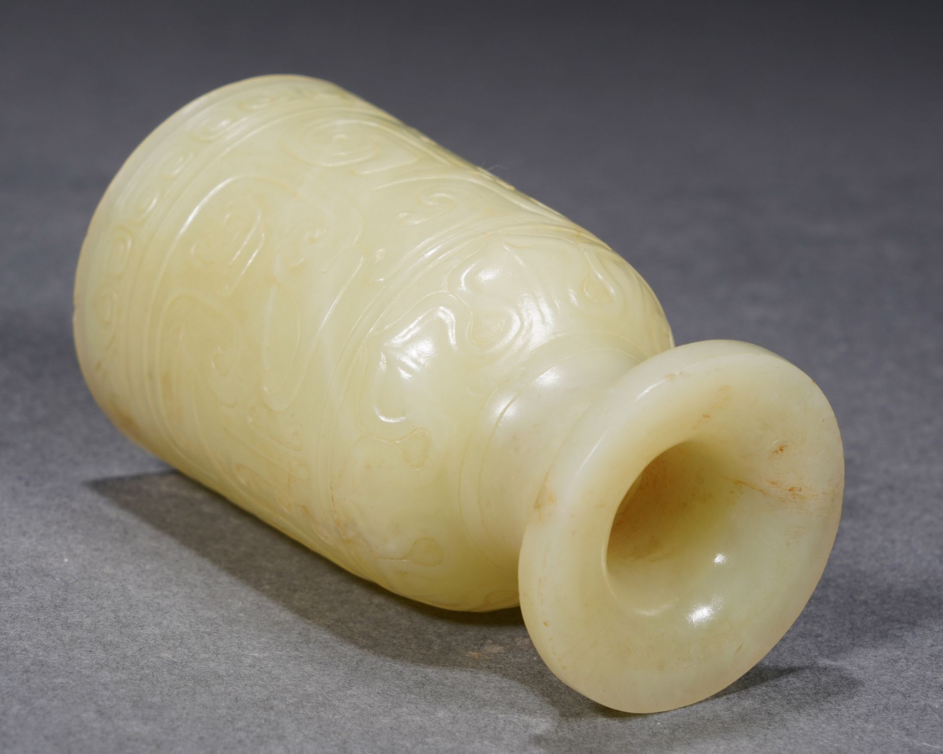 A Chinese Archaistic Carved Yellow Jade Goblet - Image 7 of 9