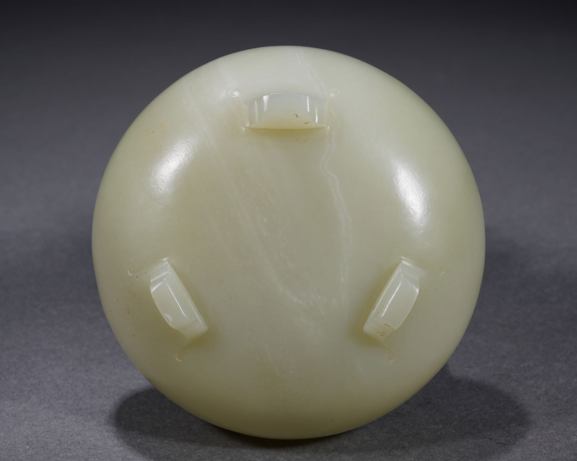 A Carved Jade Buddhist Bowl - Bild 9 aus 10