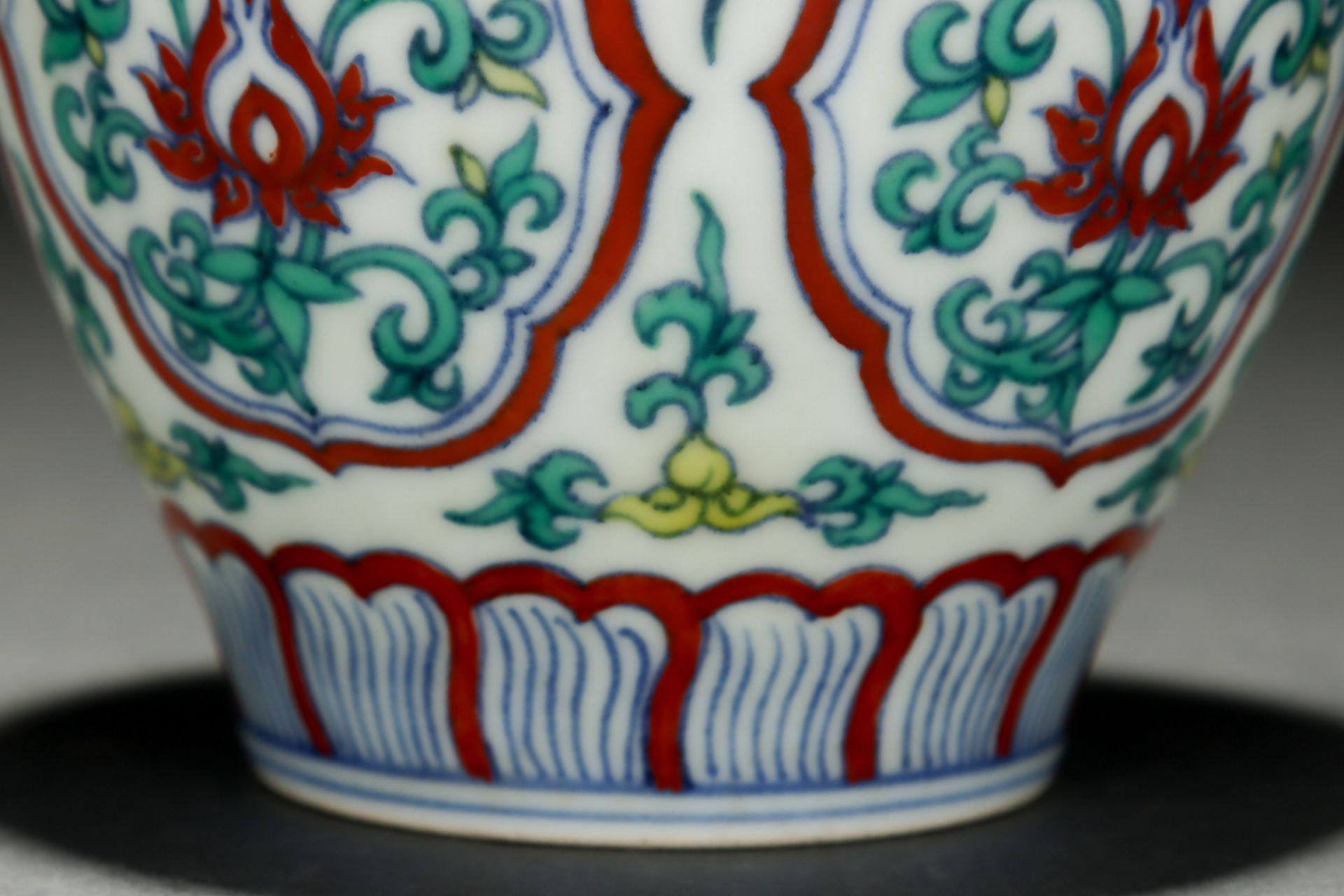 A Chinese Doucai Glaze Floral Jar - Image 5 of 9