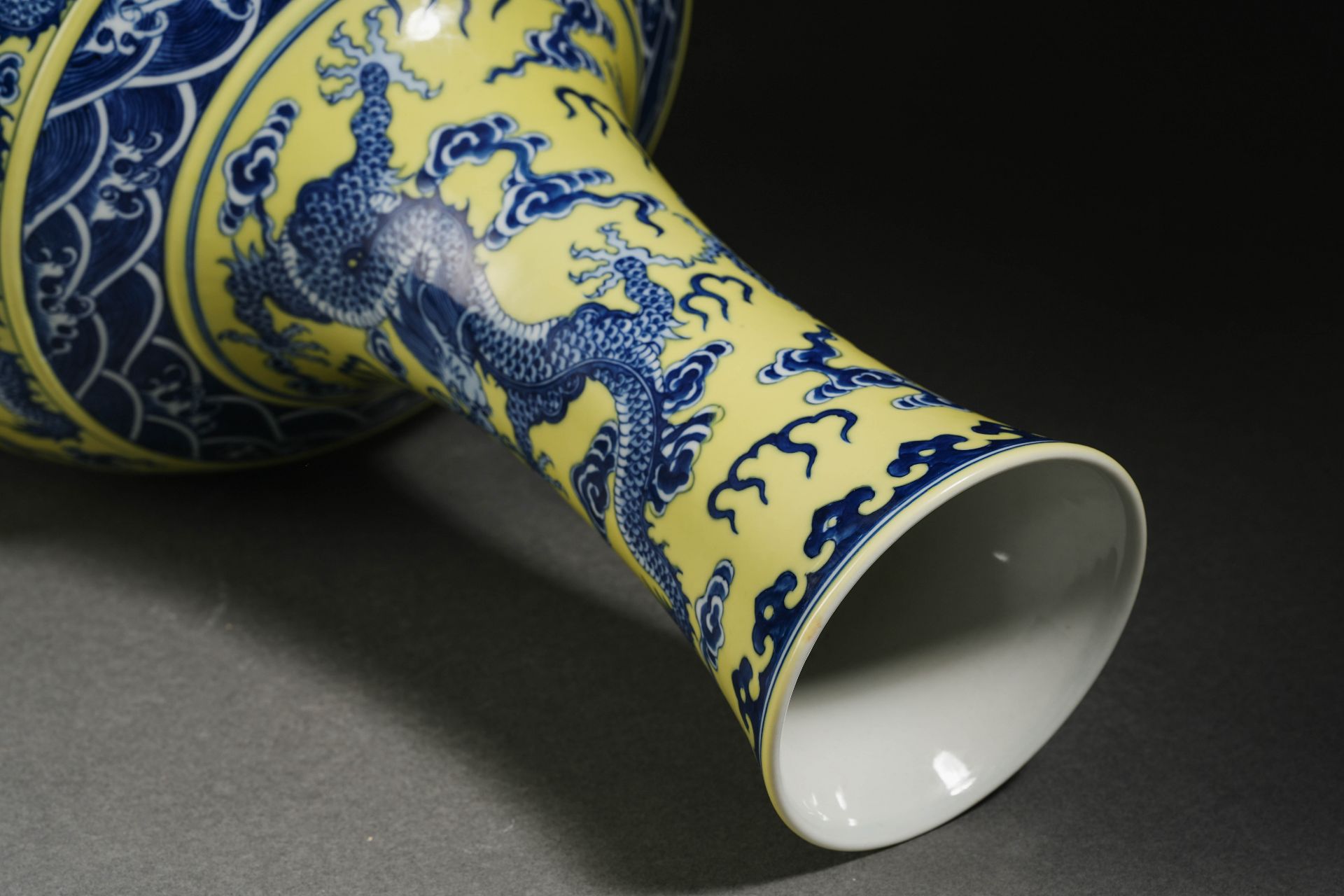 A Chinese Yellow Ground and Underglaze Blue Dragon Decorative Vase - Image 7 of 13