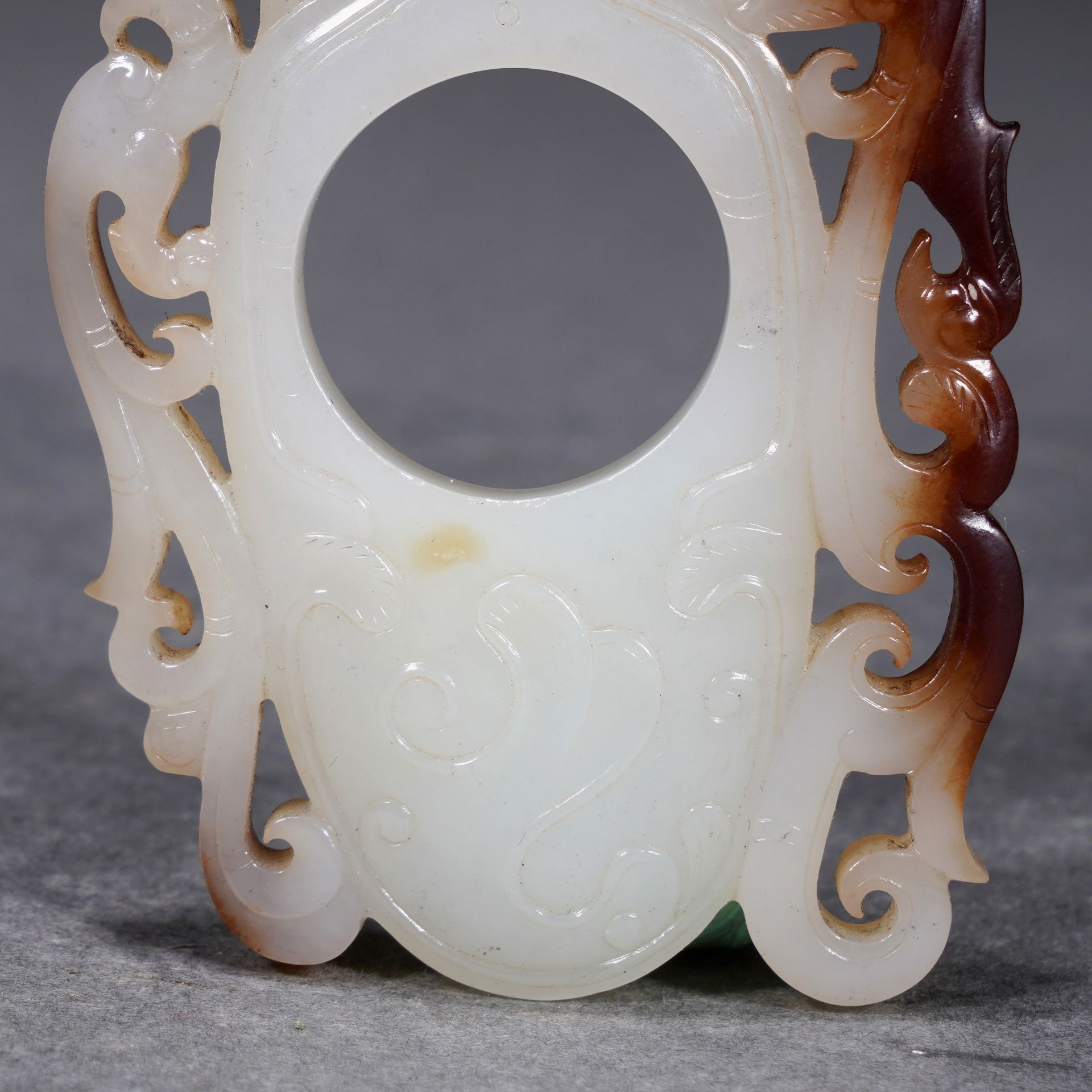A Chinese Archaistic Jade Carving She - Image 3 of 11