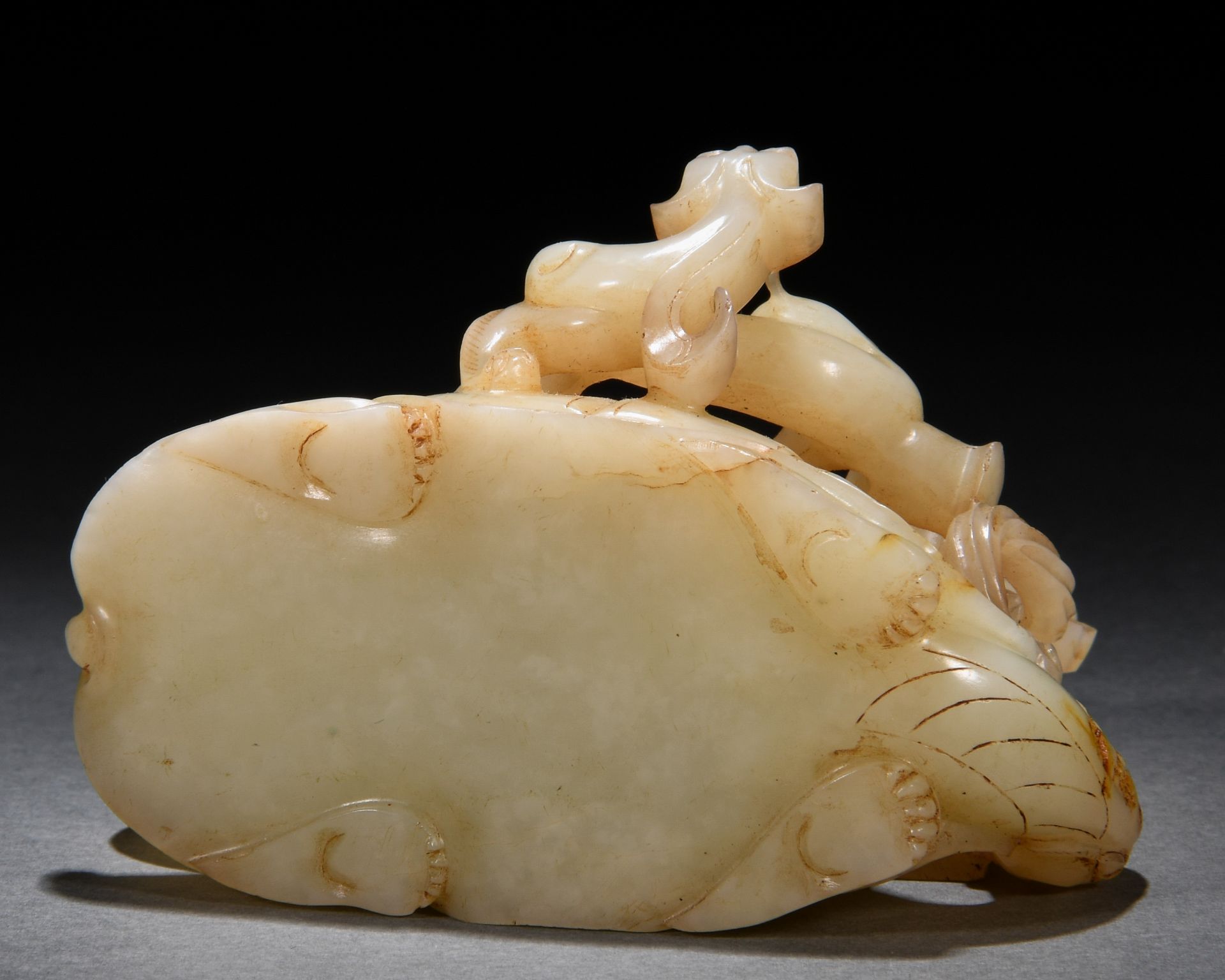 A Chinese Carved Jade Chilong Ornament - Image 7 of 7