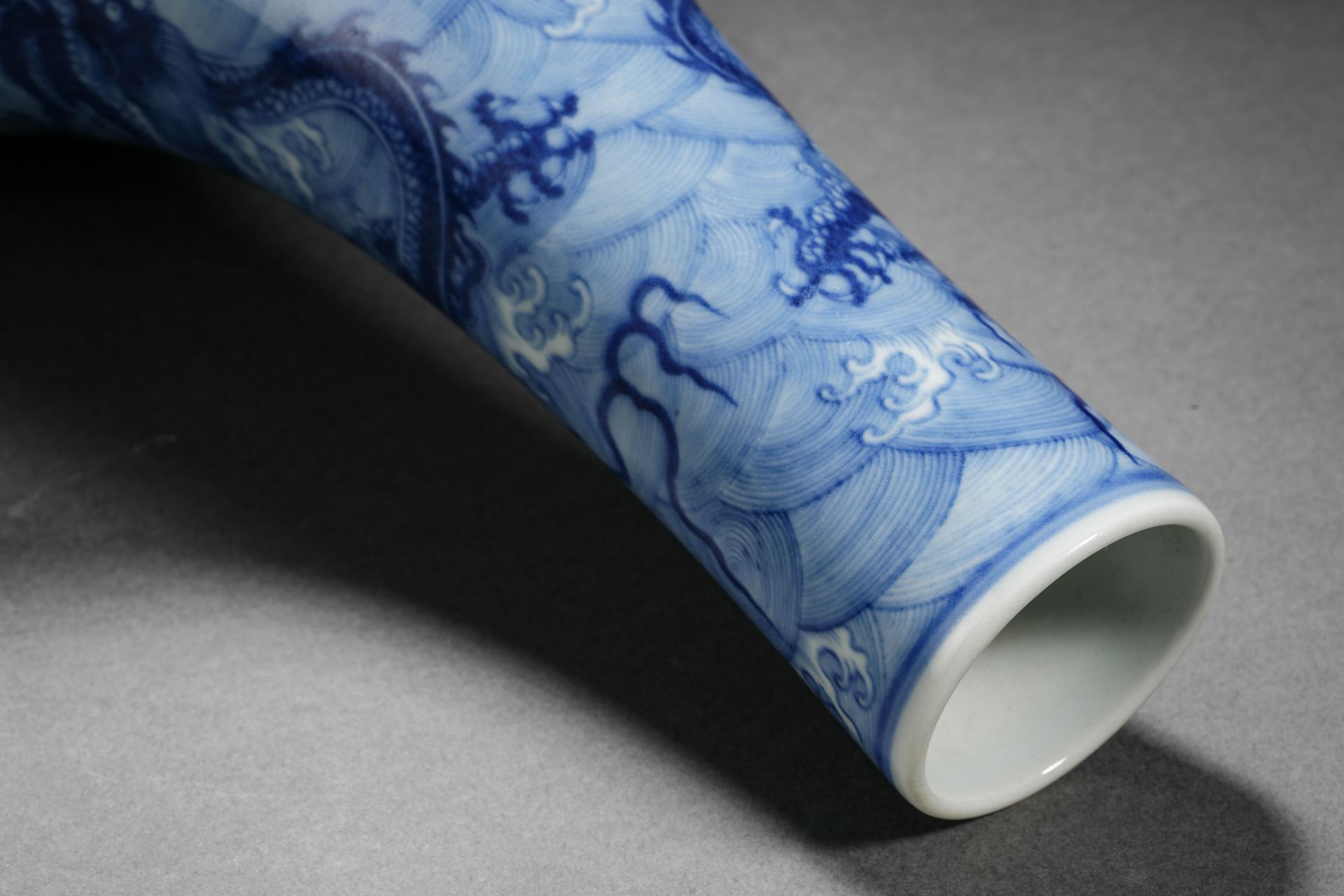 A Chinese Blue and White Dragon and Waves Vase - Image 9 of 14