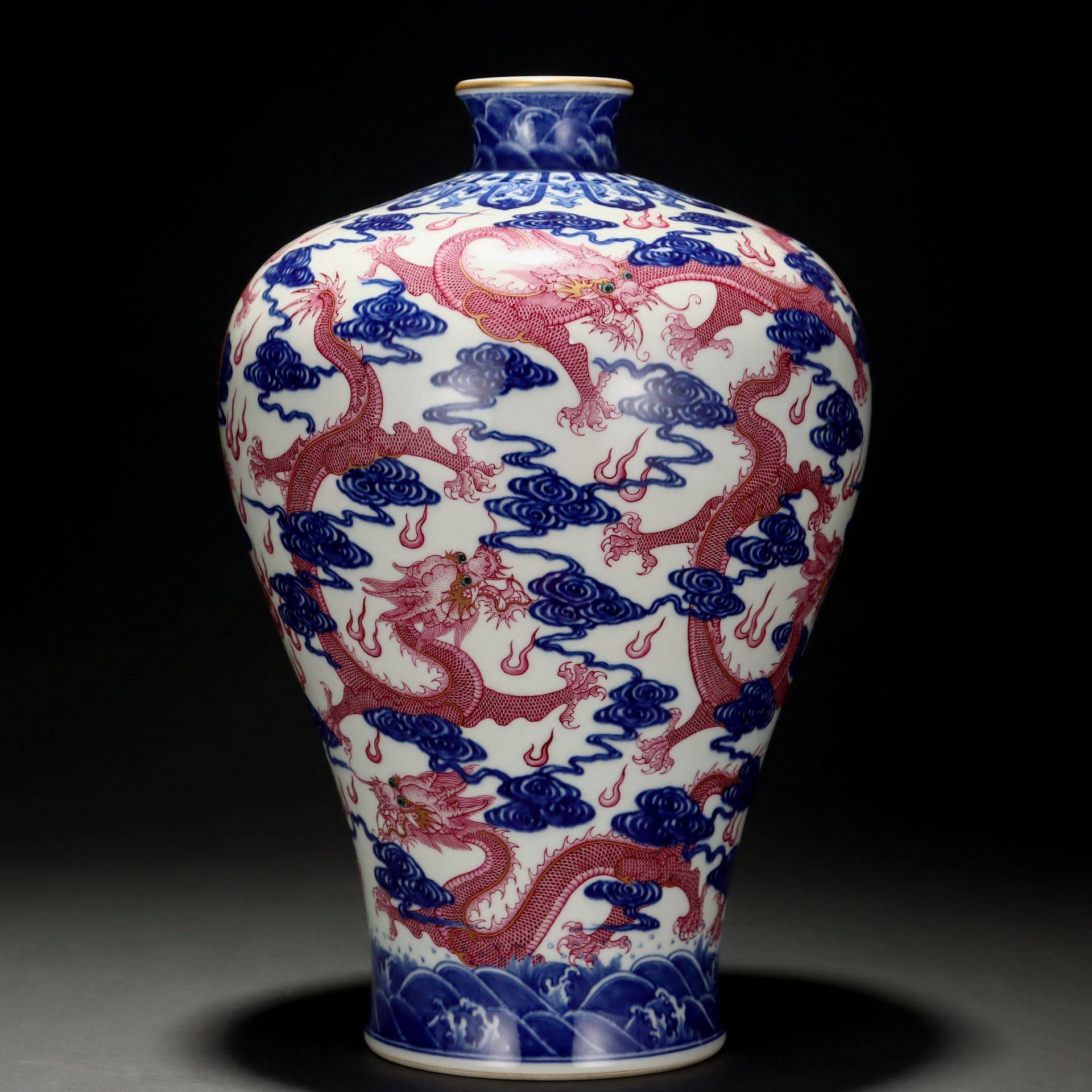 A Chinese Underglaze Blue and Pink Enamel Dragon Vase Meiping - Bild 2 aus 9