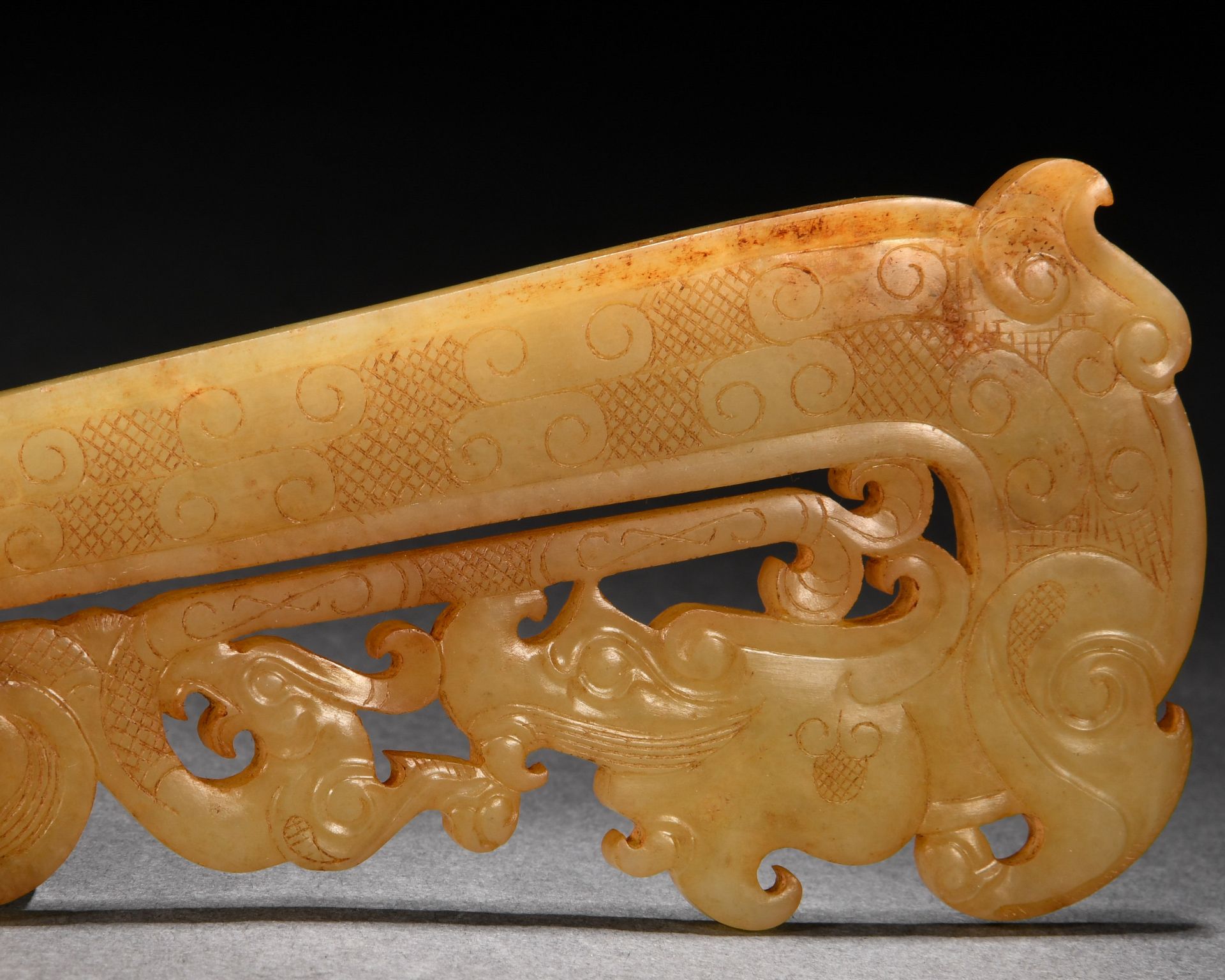 A Chinese Carved Jade Ornament - Image 3 of 6