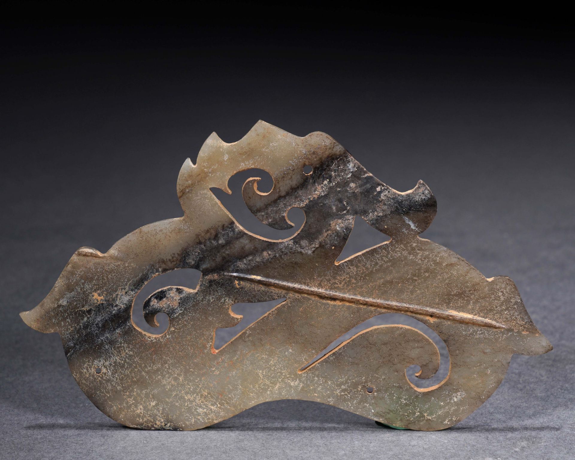 A Chinese Jade Dragon-Form Pendant - Image 5 of 10