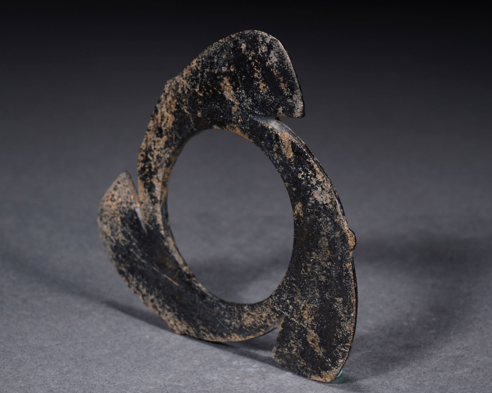 A Chinese Green Jade Notched Disc Yabi - Image 4 of 9