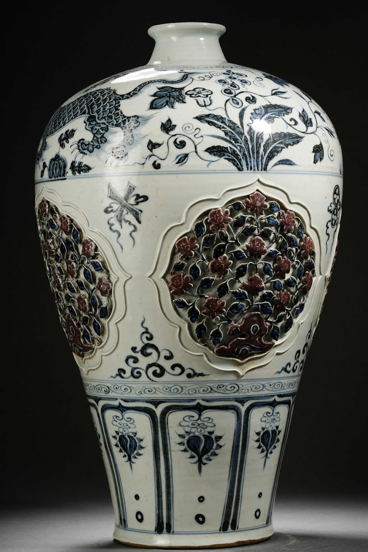 A Chinese Underglaze Blue and Copper Red Vase Meiping - Image 9 of 16