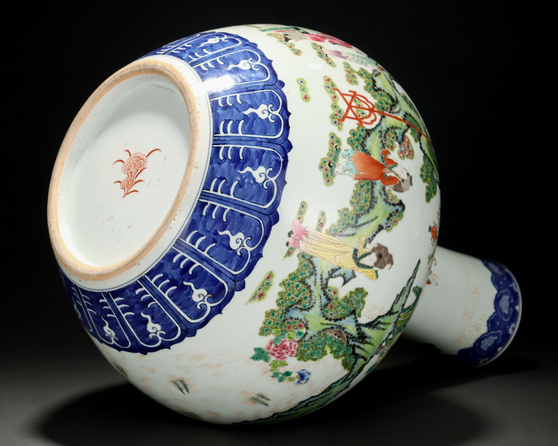 A Chinese Underglaze Blue and Pink Enamel Vase - Image 8 of 9