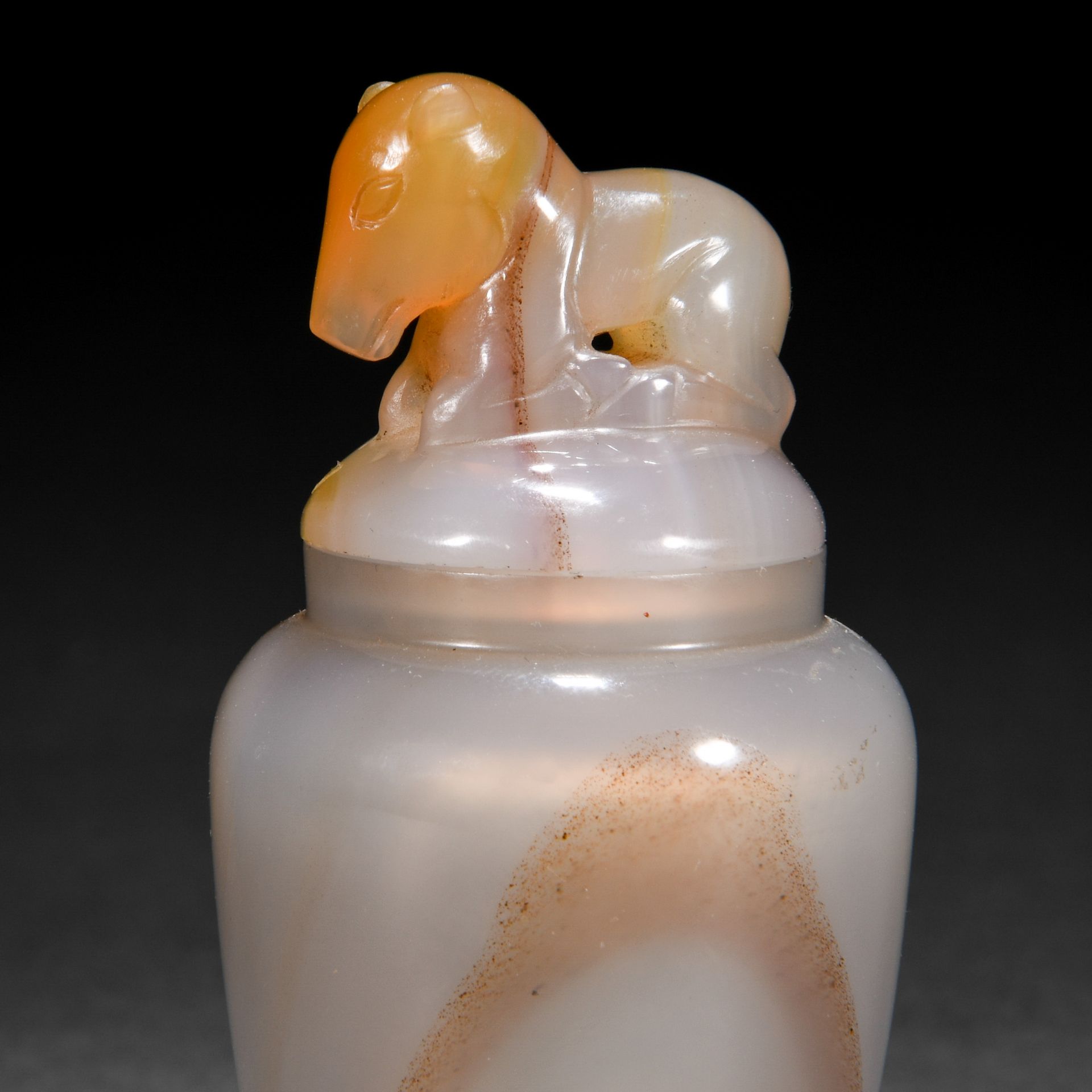 A Chinese Carved Agate Vase with Cover - Image 2 of 9