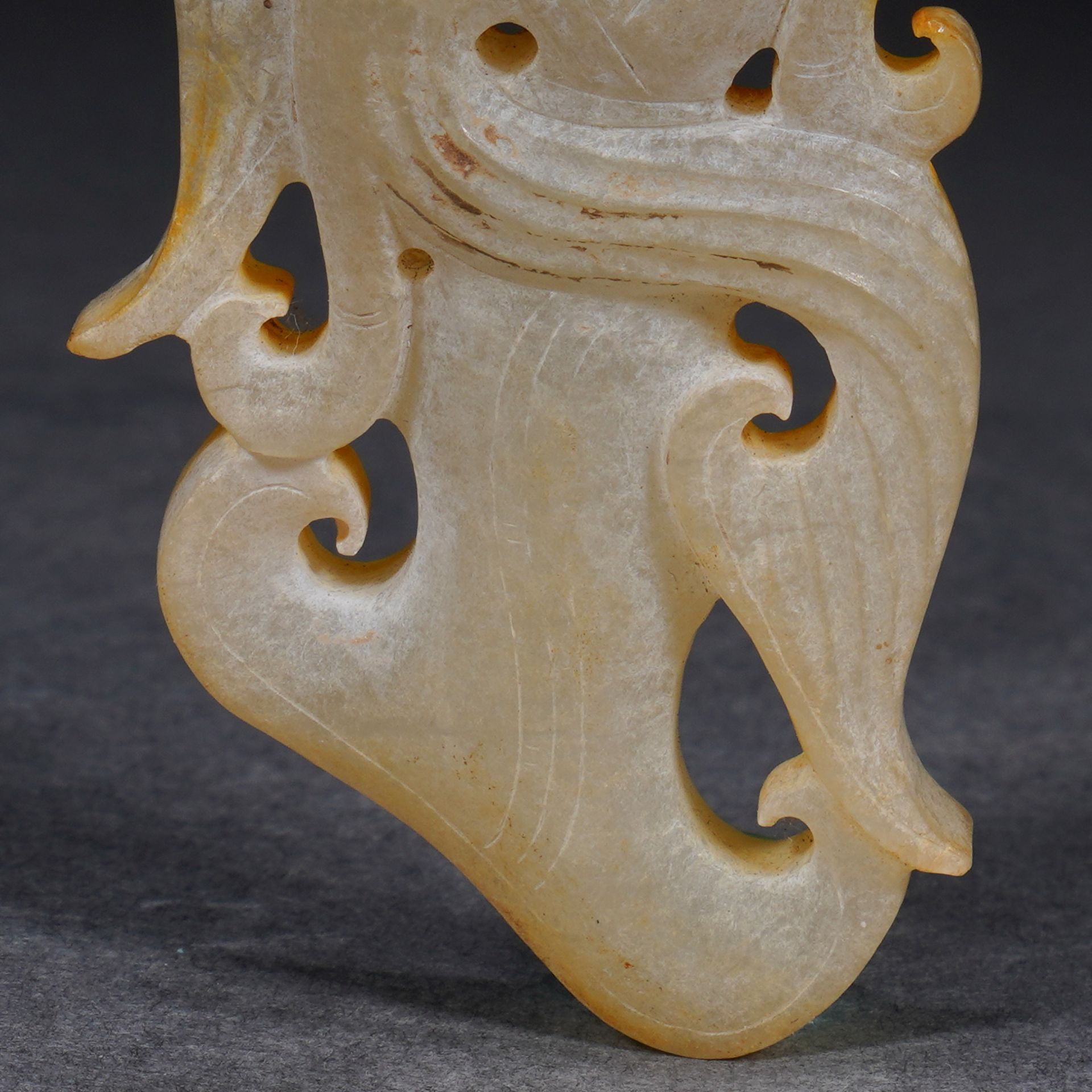 A Chinese Carved White Jade Dancing Figure - Image 3 of 11