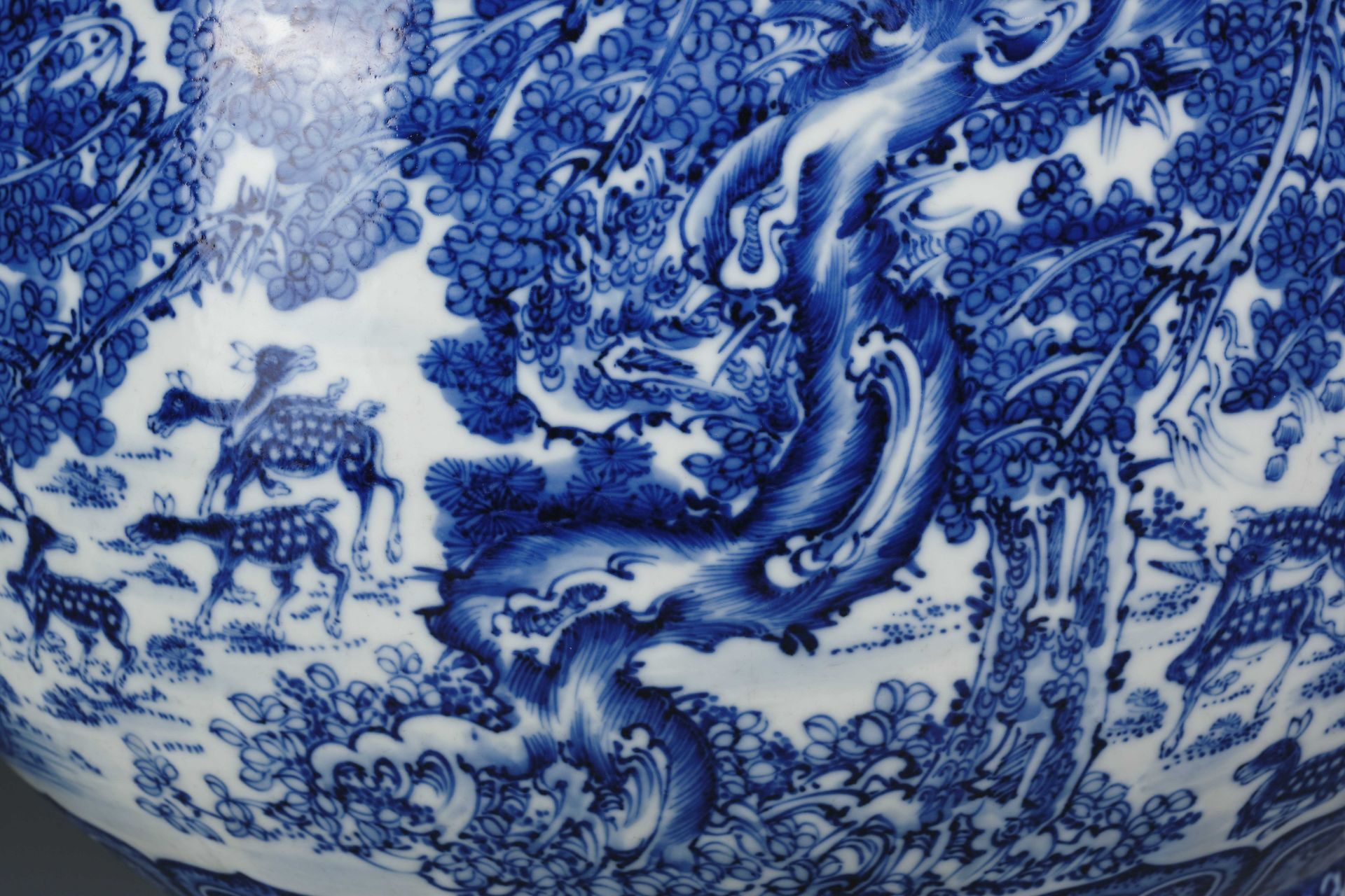 A Chinese Blue and White Hundred Deers Zun Vase - Image 8 of 14