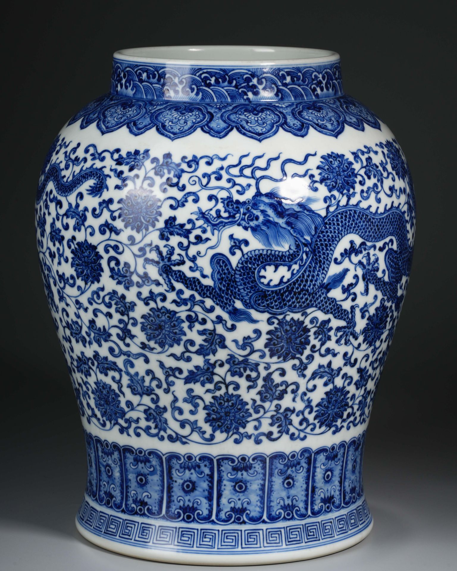 A Chinese Blue and White Dragon Jar with Cover - Image 8 of 11