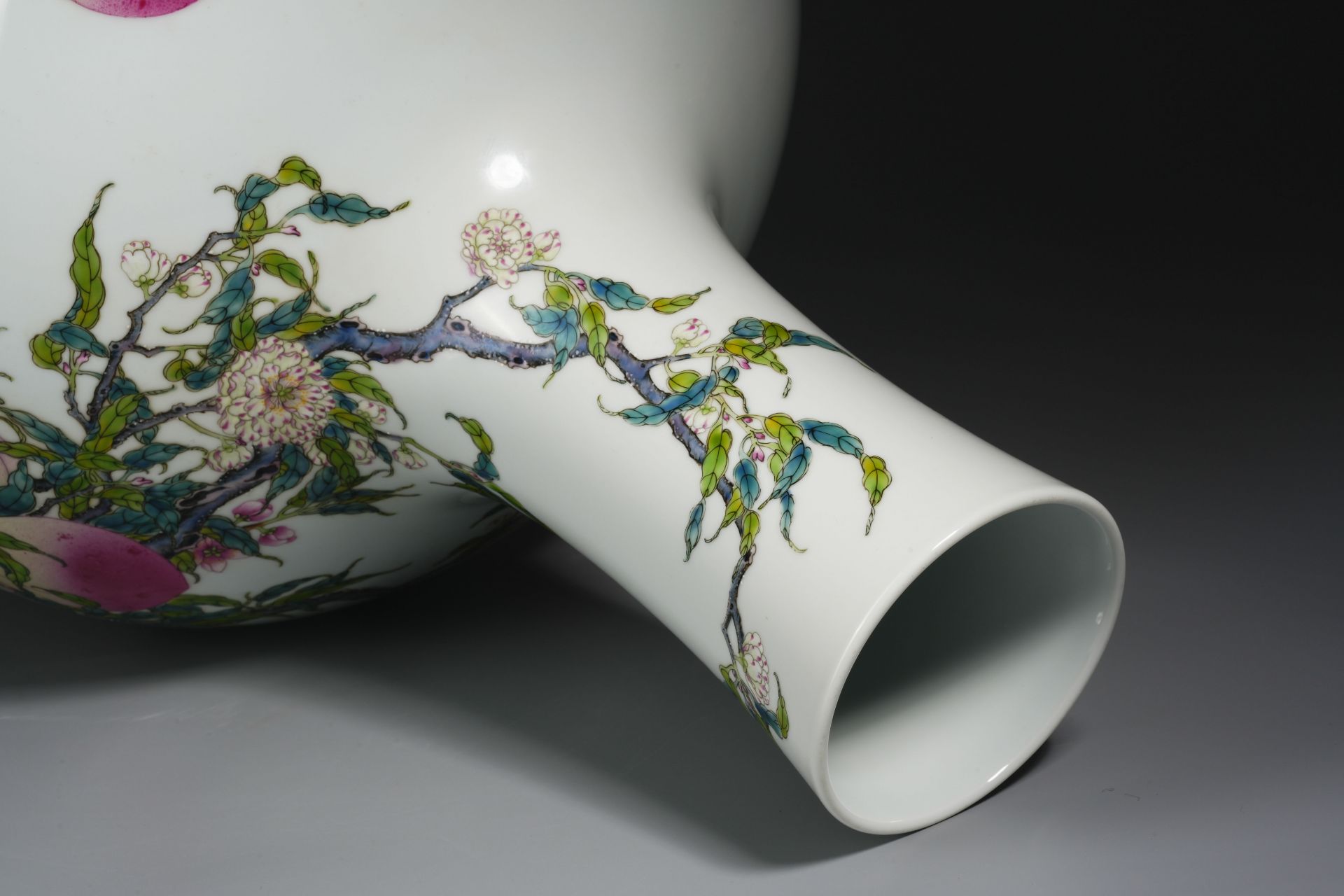 A Chinese Famille Rose Peaches Globular Vase - Image 10 of 11