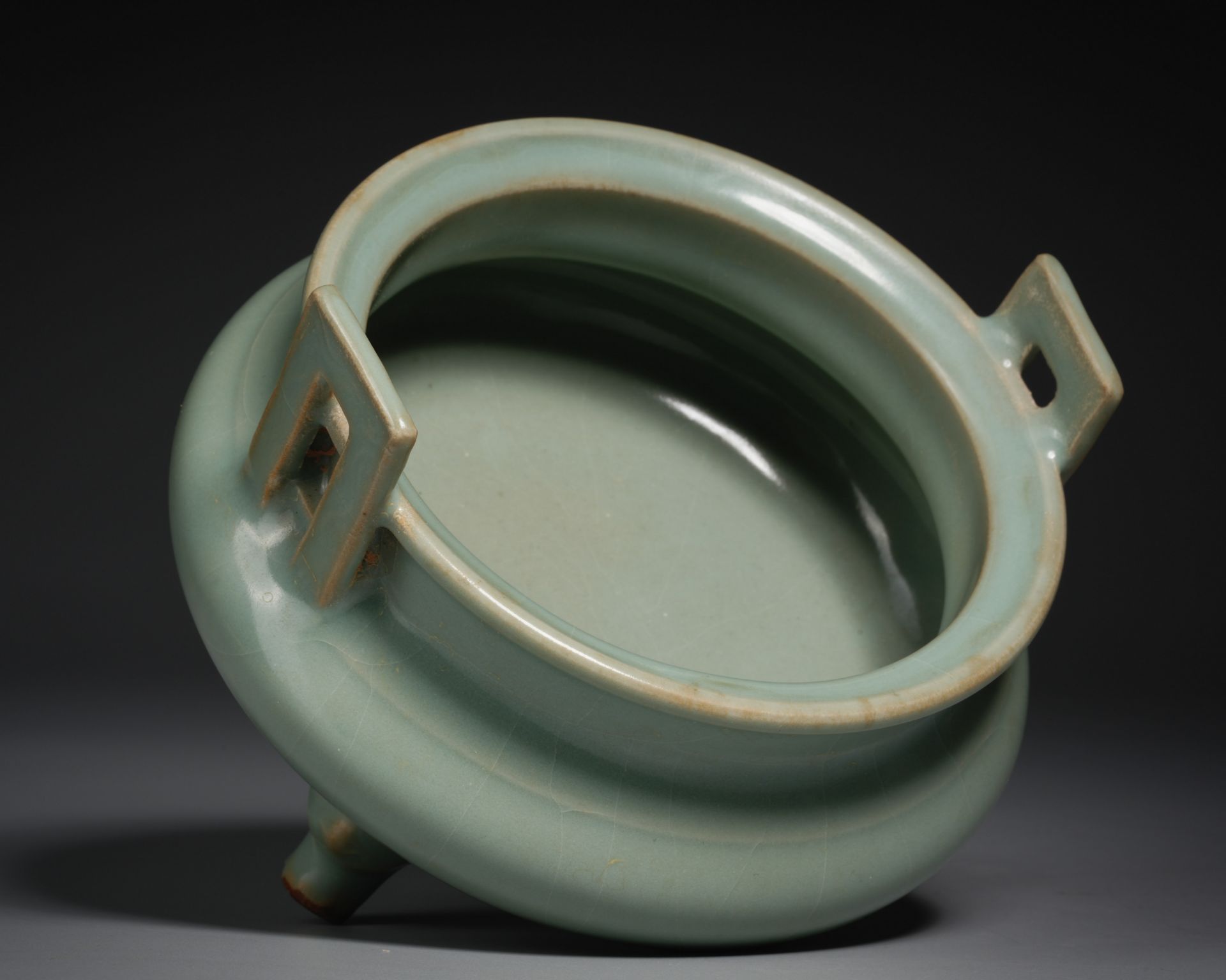 A Chinese Longquan Celadon Glaze Tripod Censer - Image 7 of 9
