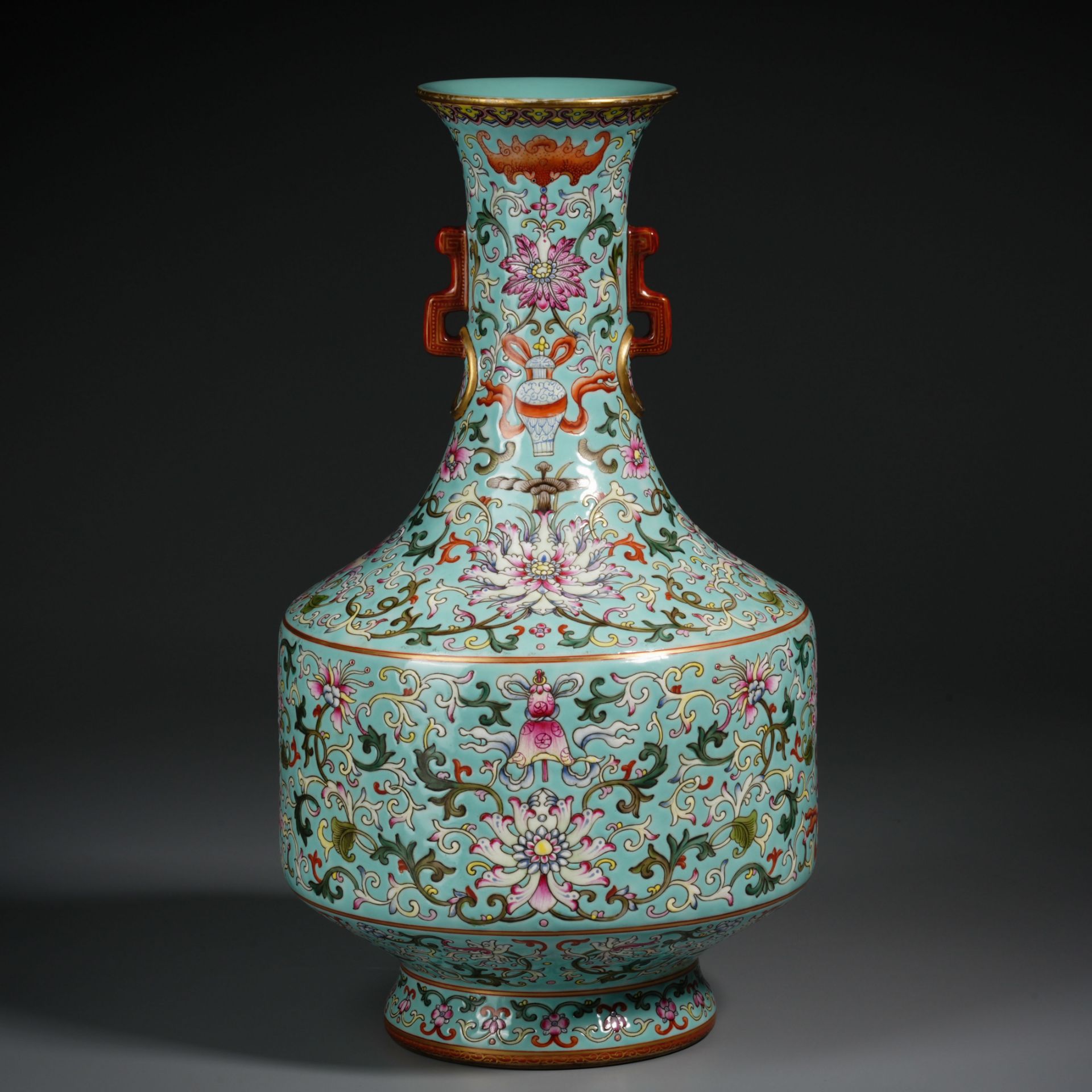 A Chinese Famille Rose Lotus Scrolls Vase - Image 2 of 9