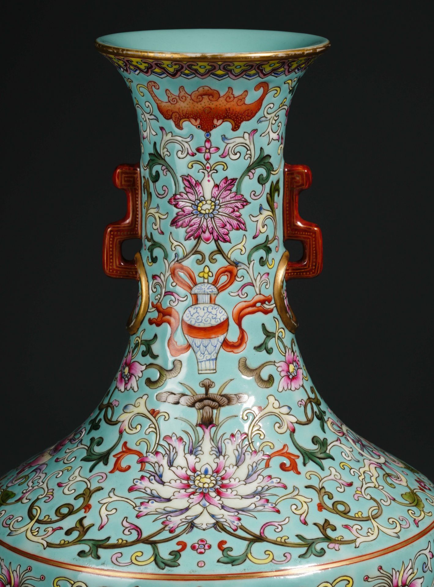 A Chinese Famille Rose Lotus Scrolls Vase - Image 3 of 9
