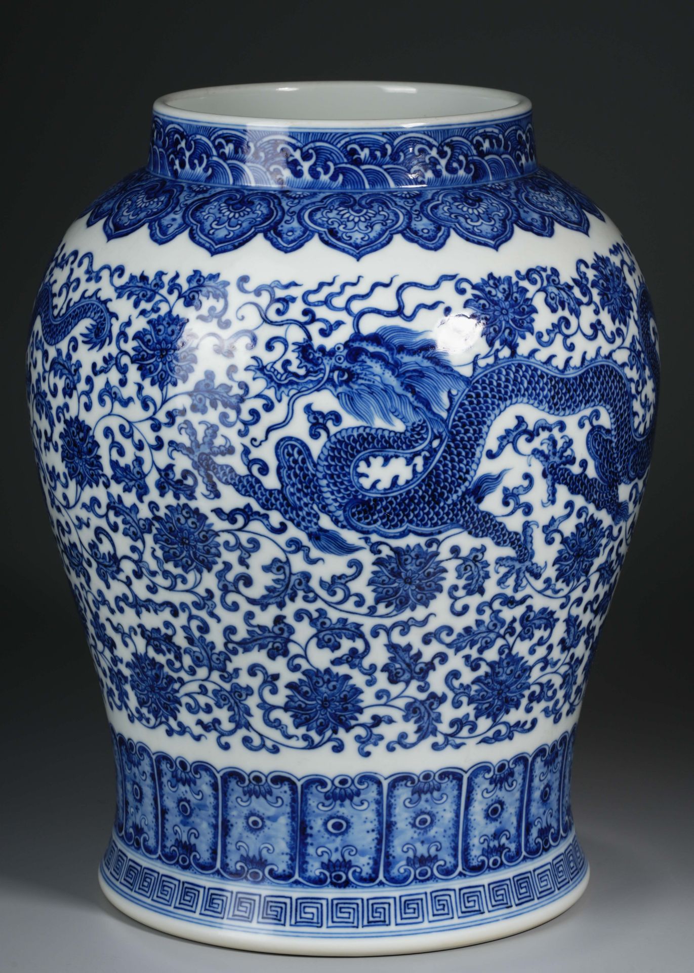A Chinese Blue and White Dragon Jar with Cover - Image 4 of 11