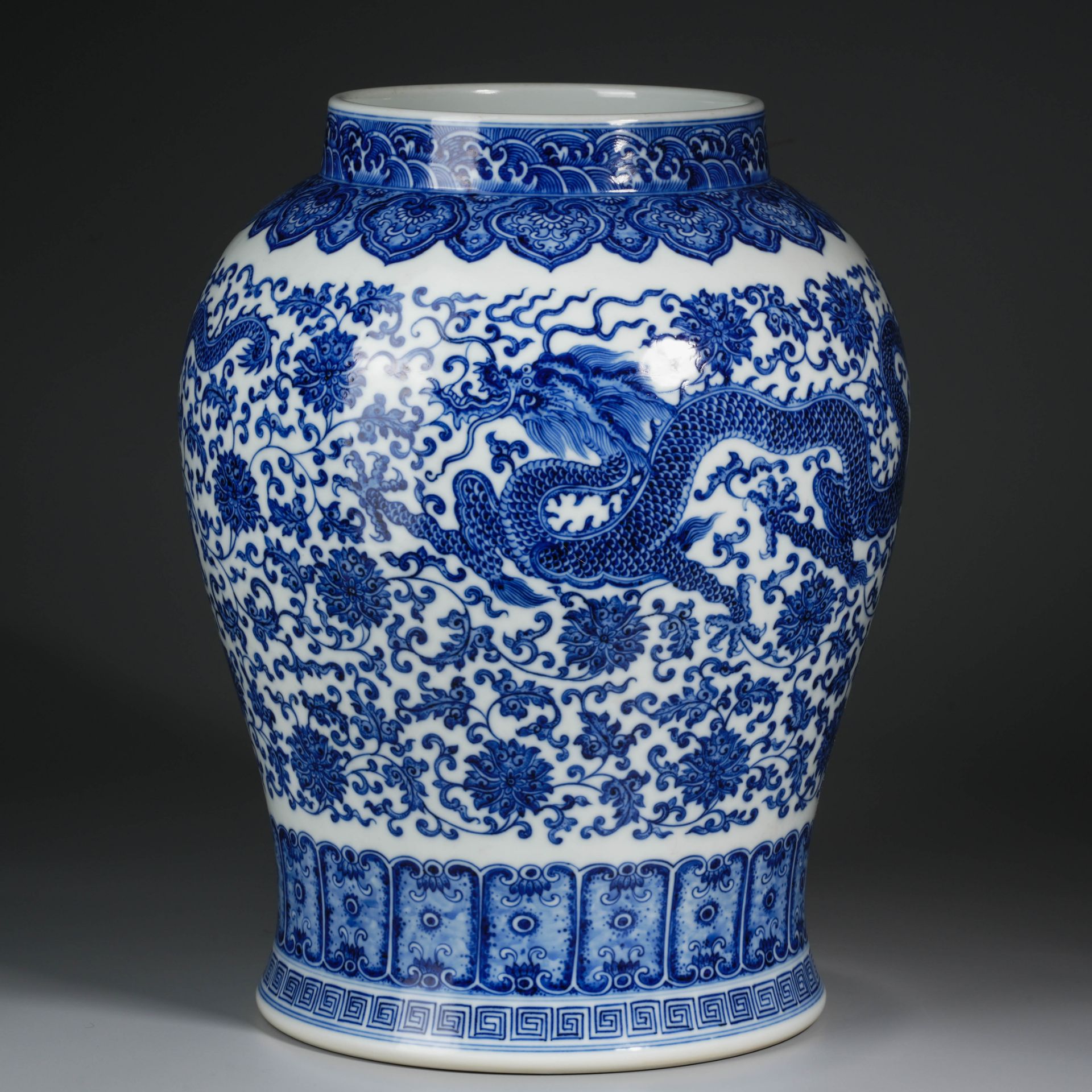 A Chinese Blue and White Dragon Jar with Cover - Image 3 of 11