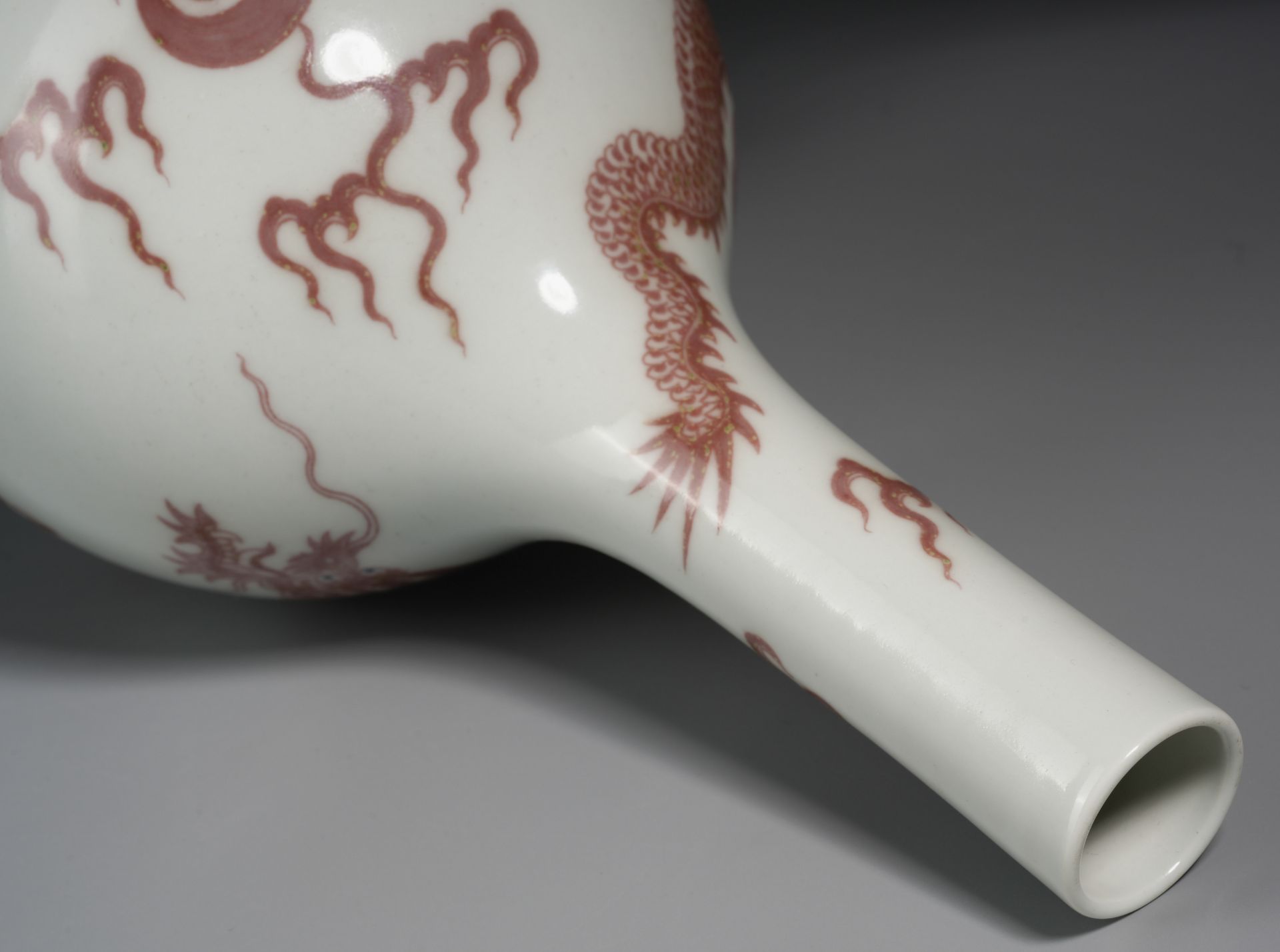 A Chinese Copper Red Dragon Bottle Vase - Image 8 of 9