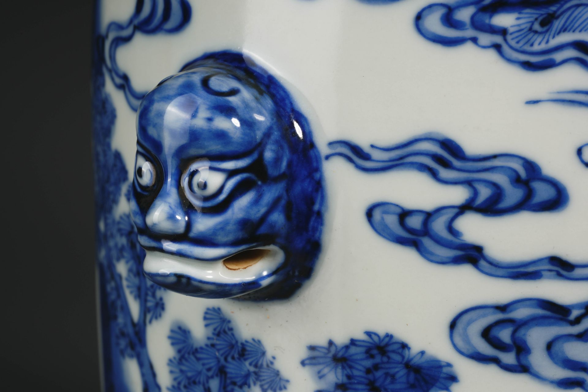 A Chinese Blue and White Figural Story Mallet Vase - Image 9 of 11