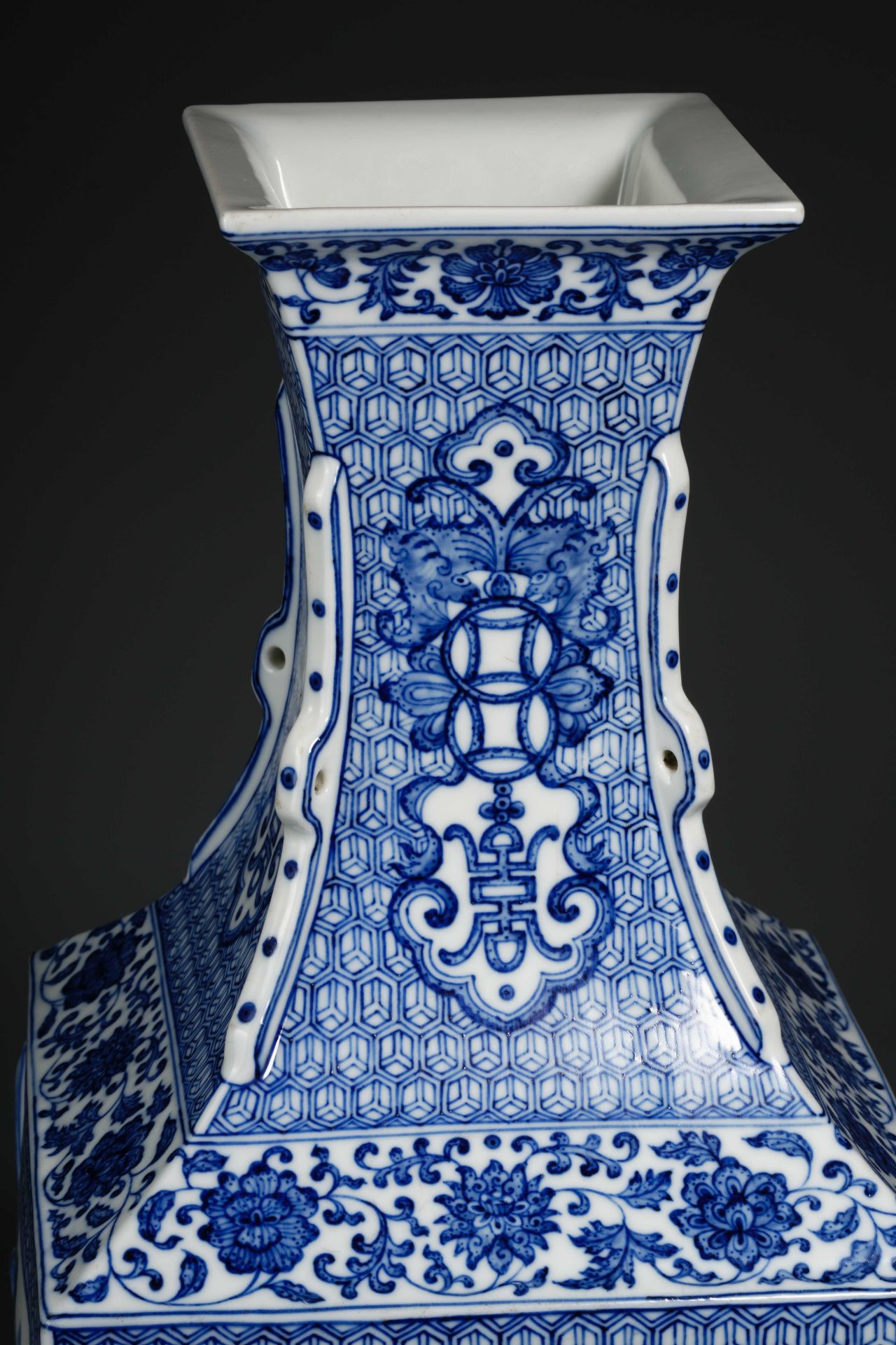 A Chinese Blue and White Landscape Vase - Image 7 of 11