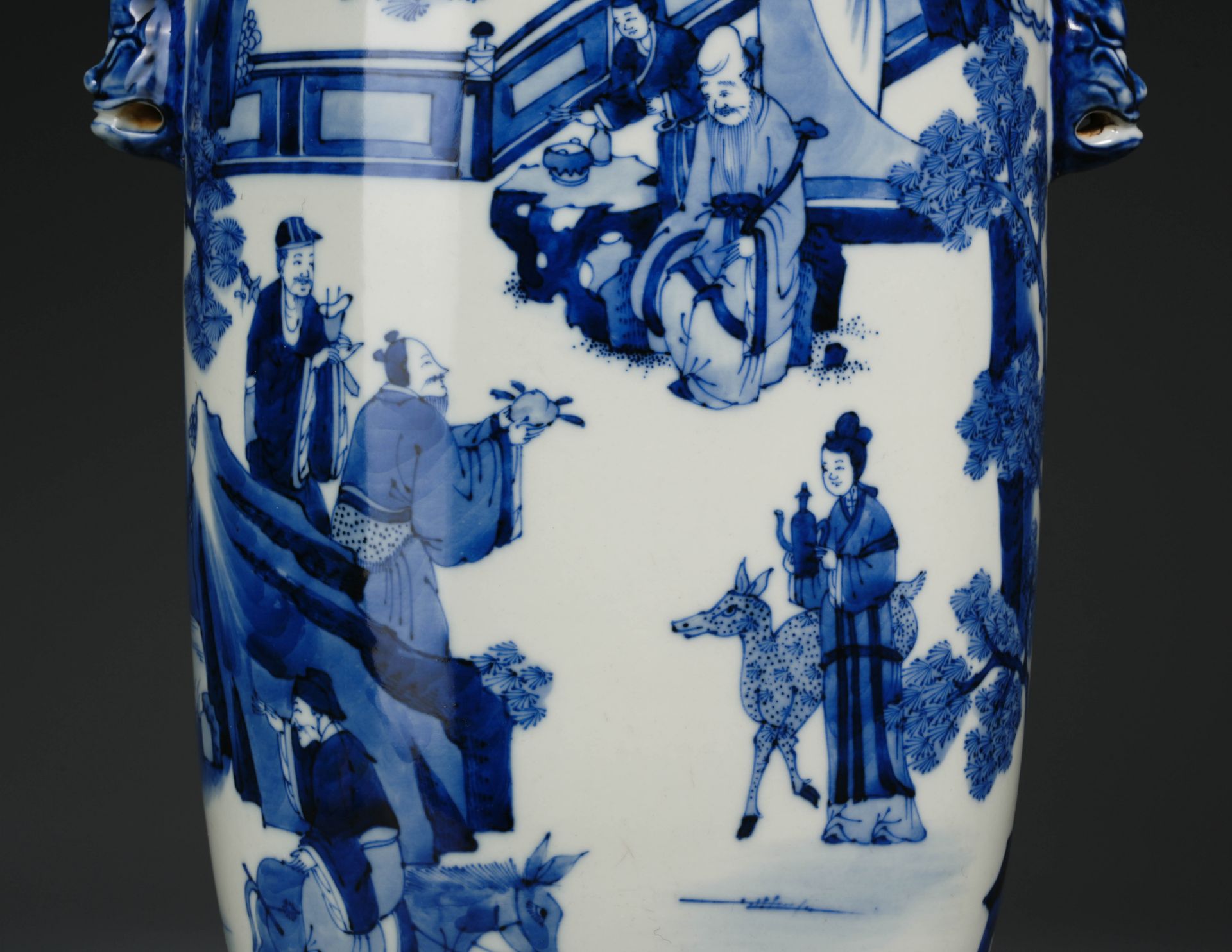 A Chinese Blue and White Figural Story Mallet Vase - Image 4 of 11