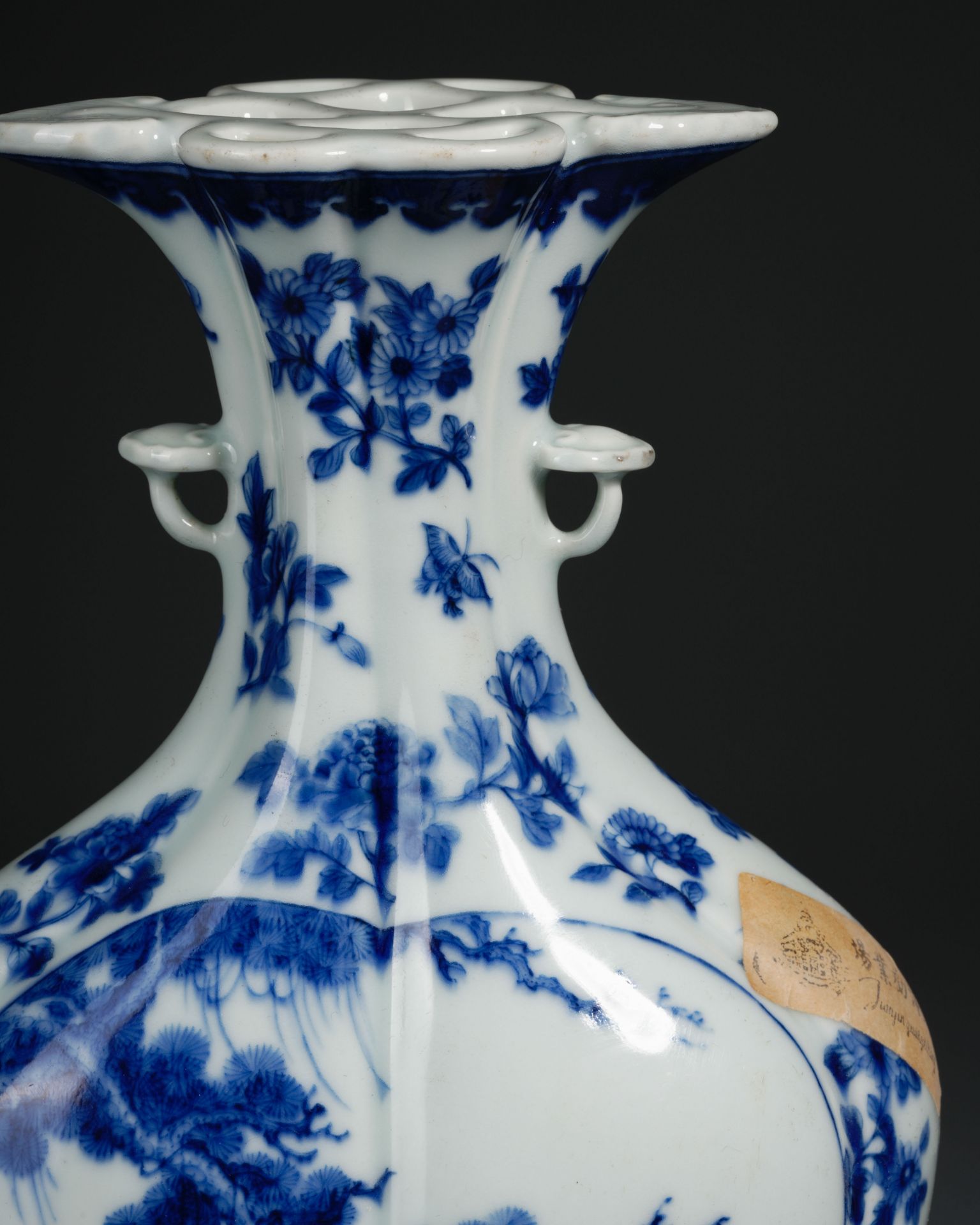 A Chinese Blue and White Figural Story Vase - Image 3 of 10