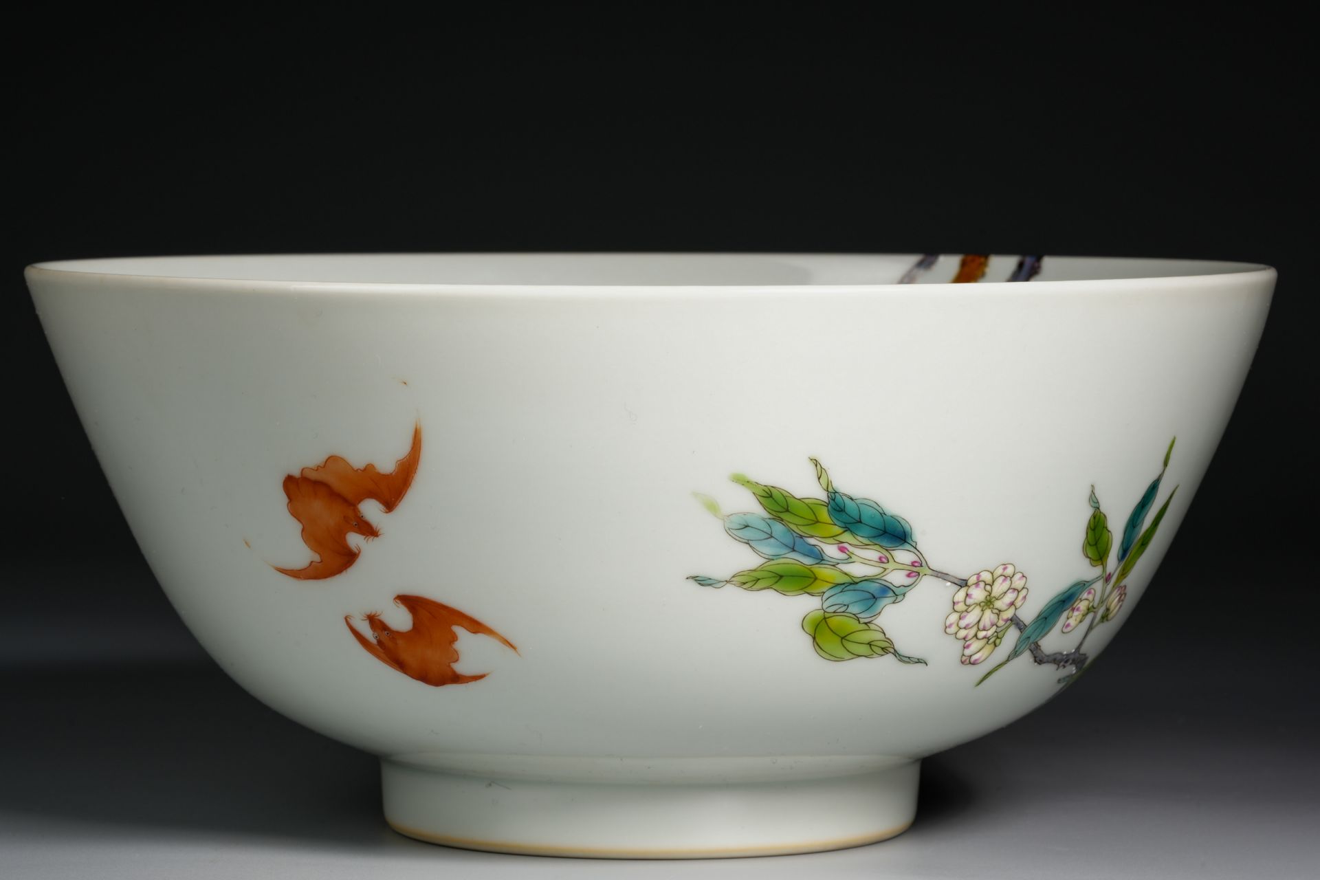 A Chinese Famille Rose Peaches Bowl - Image 5 of 10