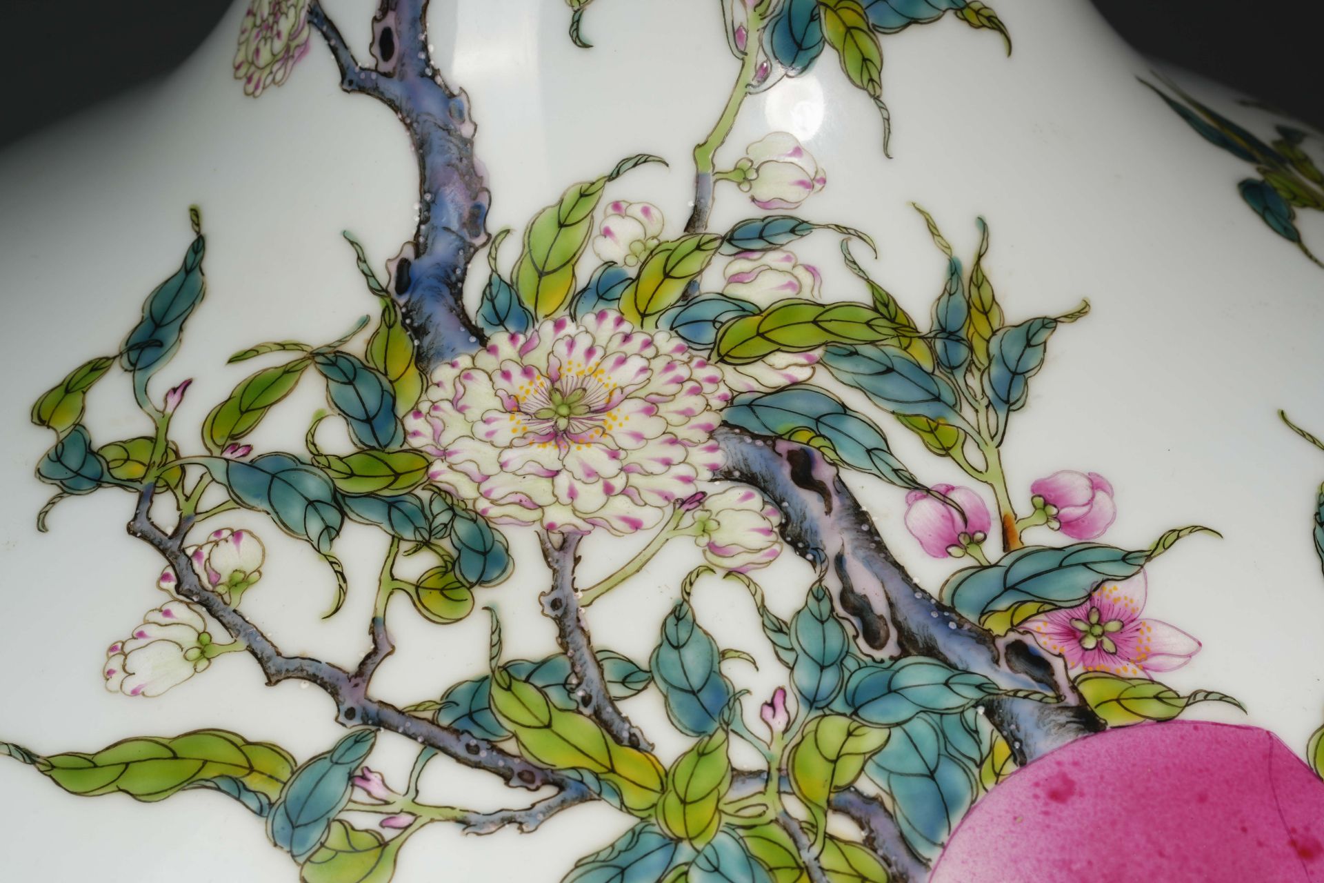 A Chinese Famille Rose Peaches Globular Vase - Image 8 of 11