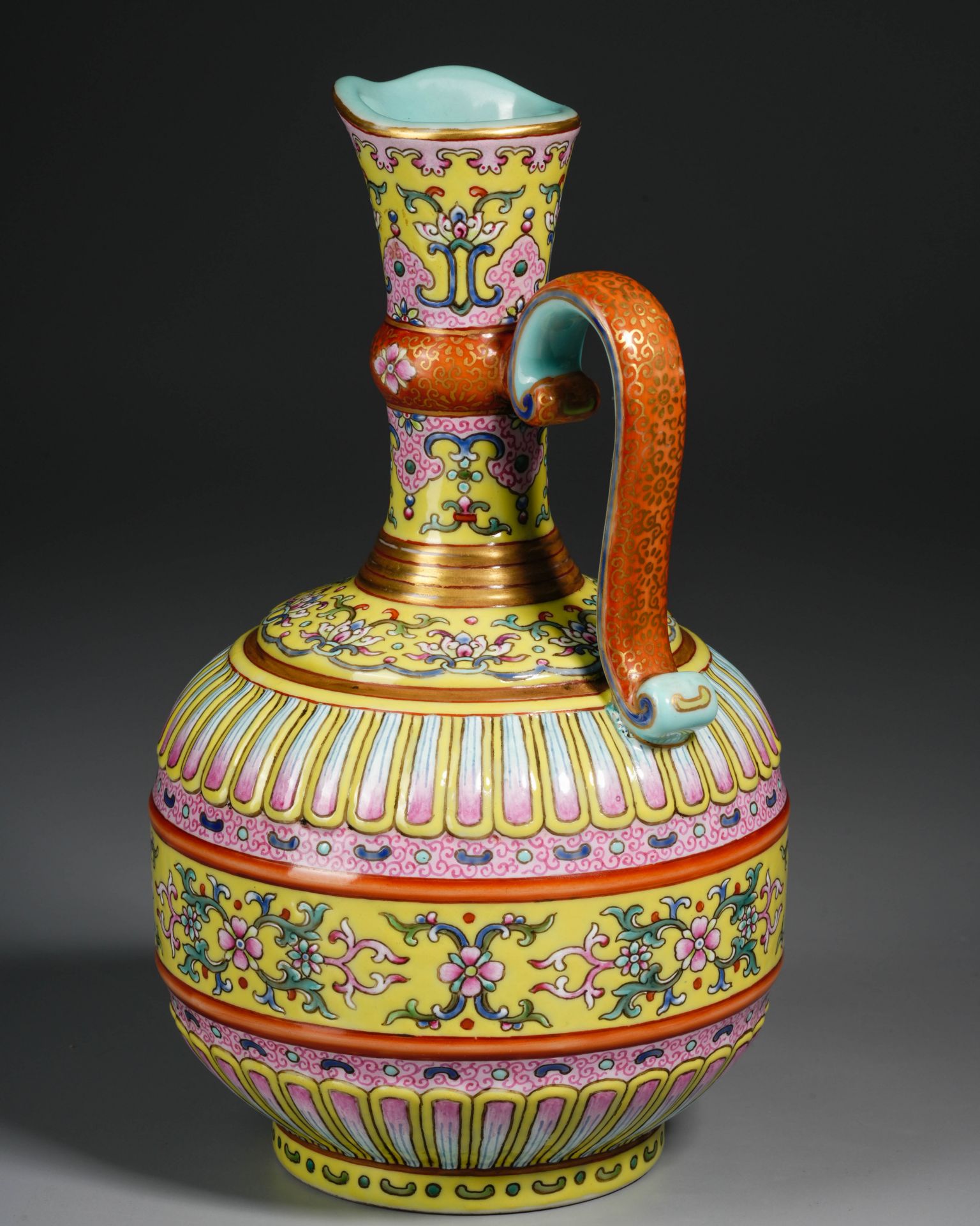 A Chinese Famille Rose Floral Scrolls Ewer - Image 5 of 9