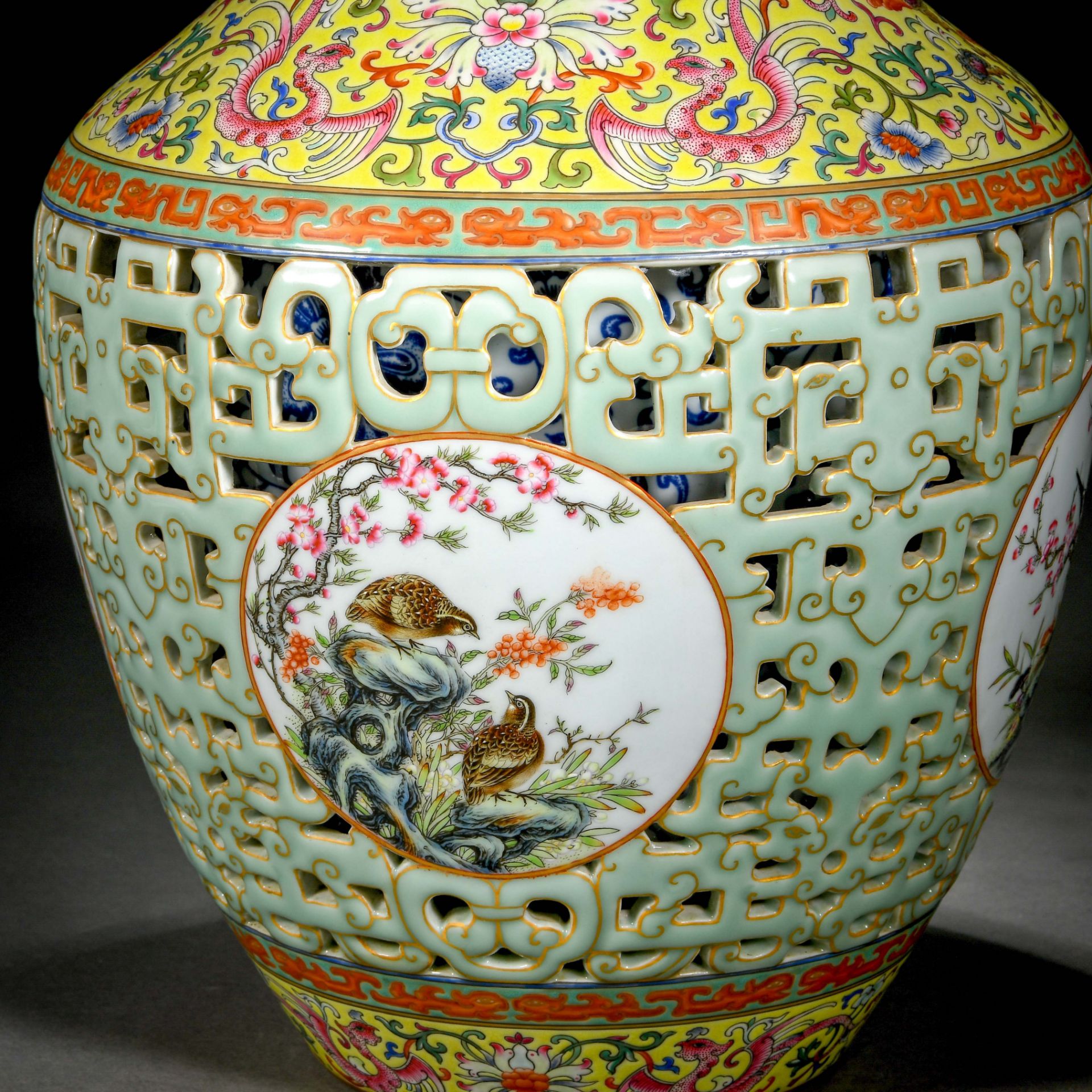 A Chinese Falangcai And Gilt Magpies On Plum Vase - Bild 8 aus 13