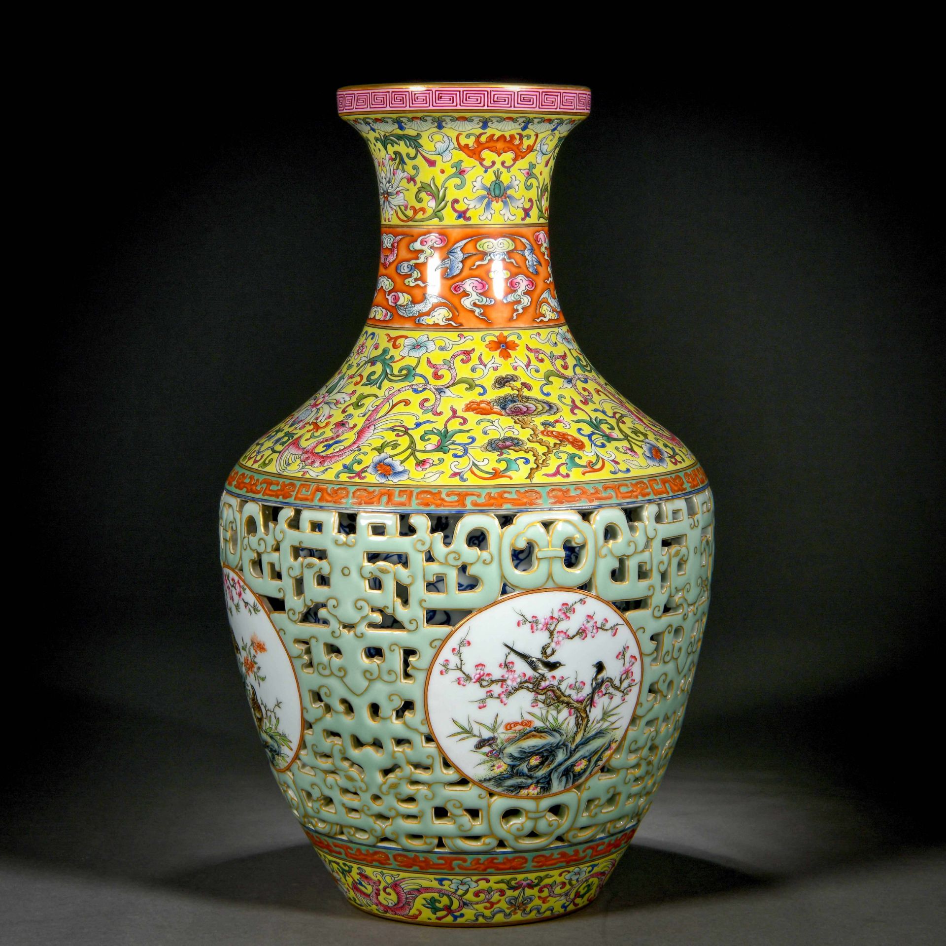 A Chinese Falangcai And Gilt Magpies On Plum Vase - Bild 2 aus 13