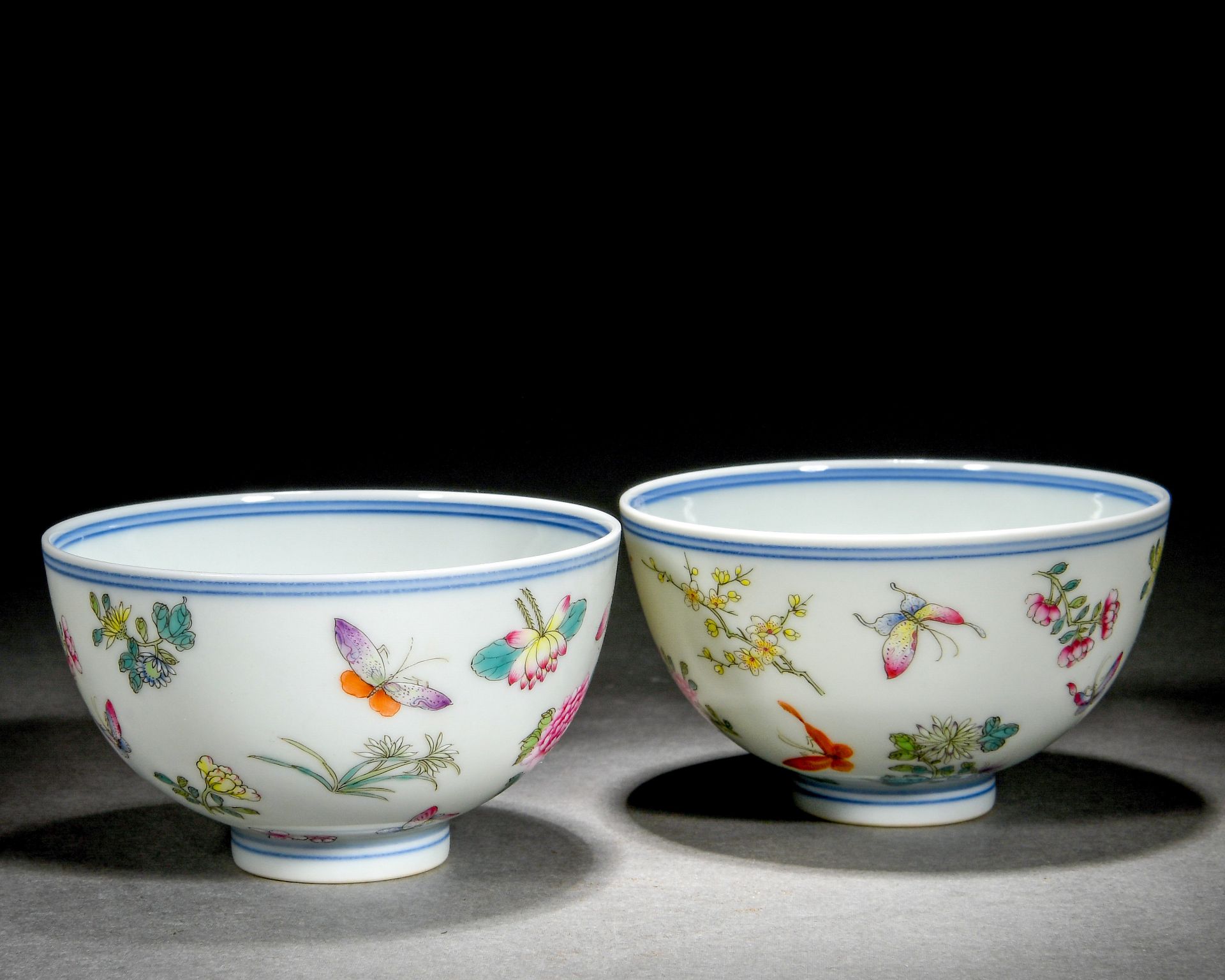 Pair Chinese Famille Rose Butterflies And Flower Cups - Bild 3 aus 11