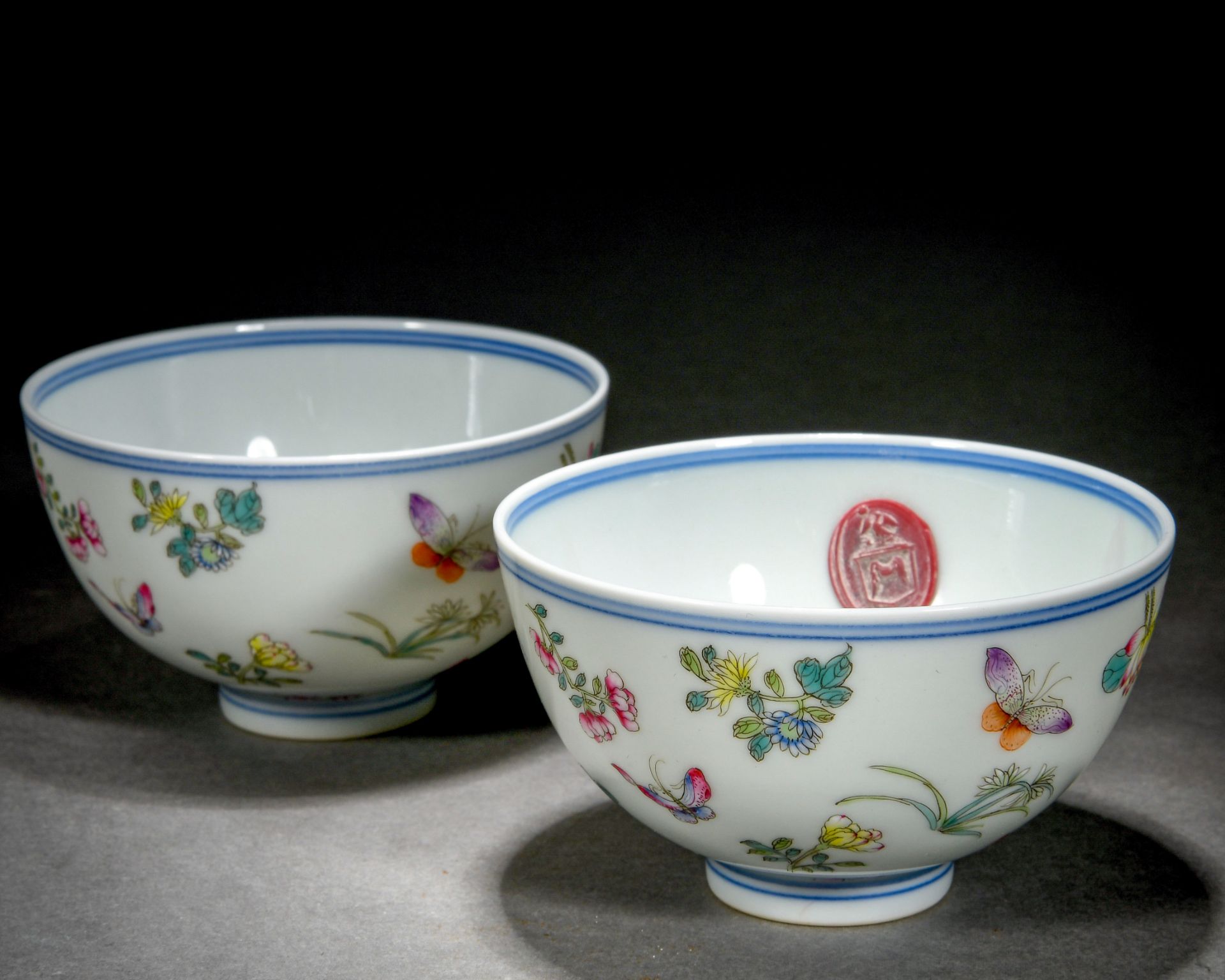 Pair Chinese Famille Rose Butterflies And Flower Cups - Bild 6 aus 11