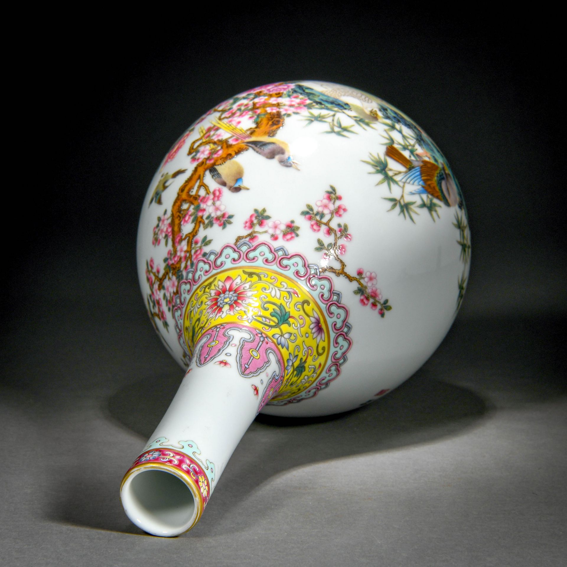 A Chinese Famille Rose Magpies Bottle Vase - Image 9 of 11
