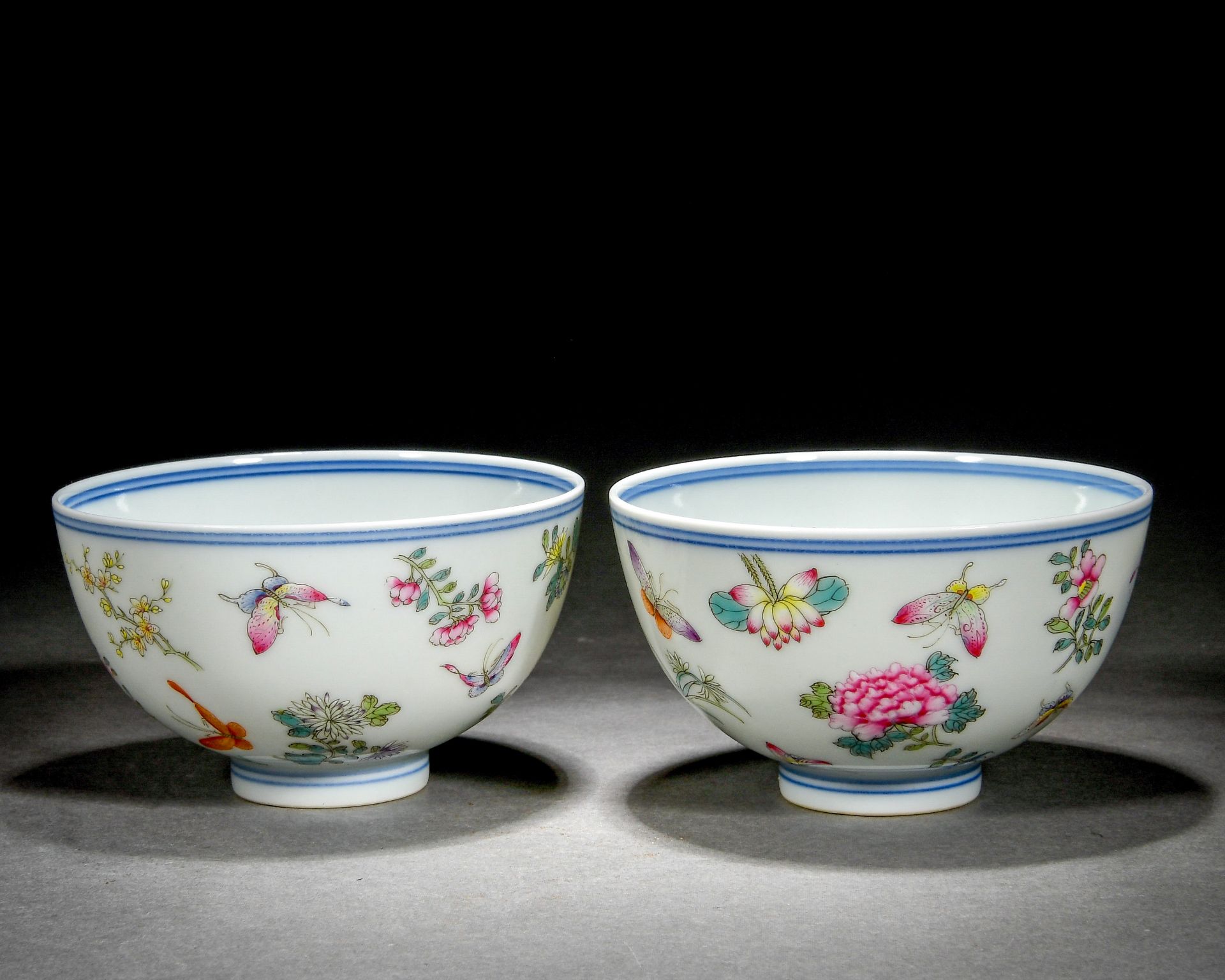 Pair Chinese Famille Rose Butterflies And Flower Cups - Bild 2 aus 11