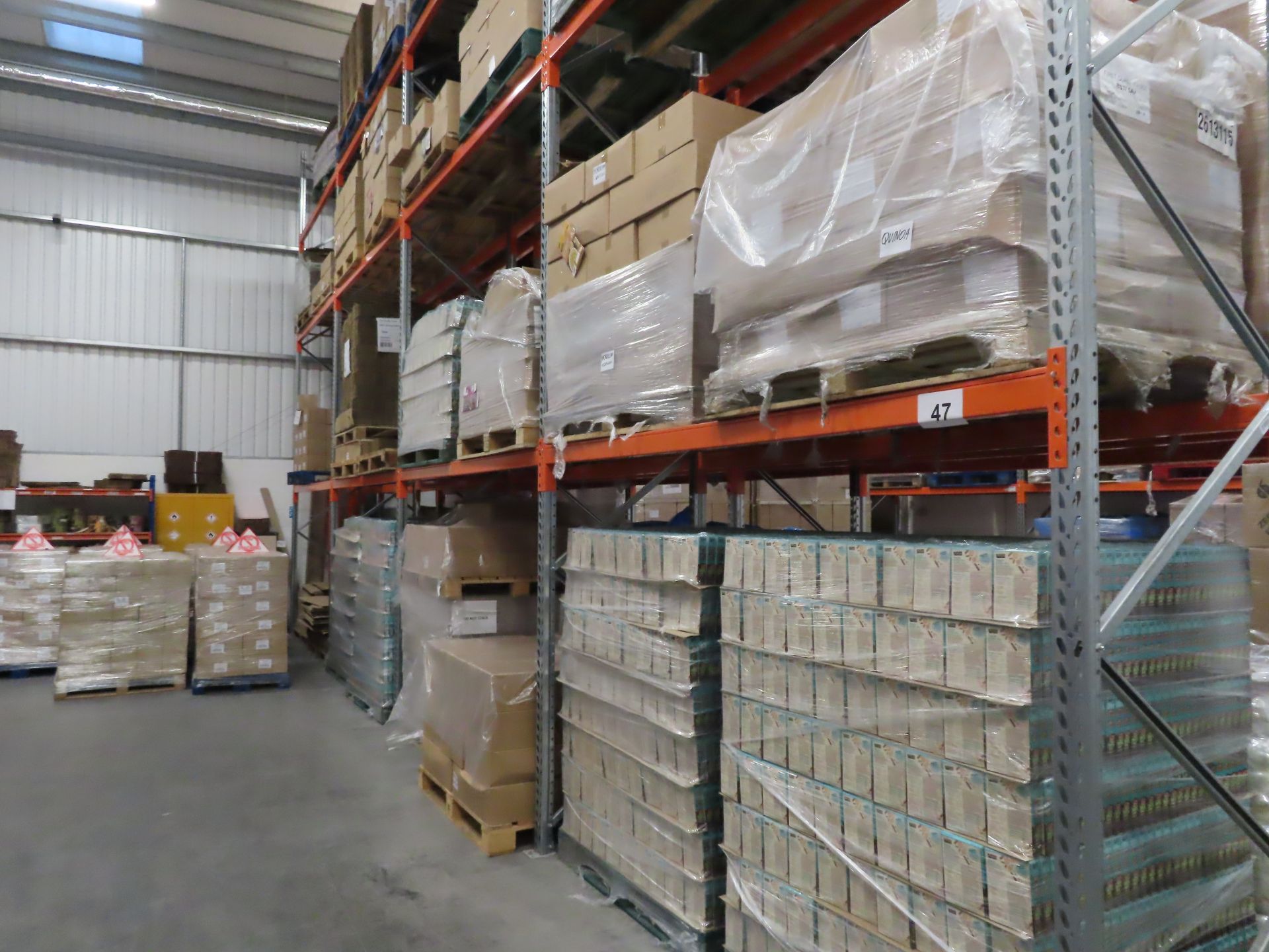 4-BAYS OF PALLET RACKING.