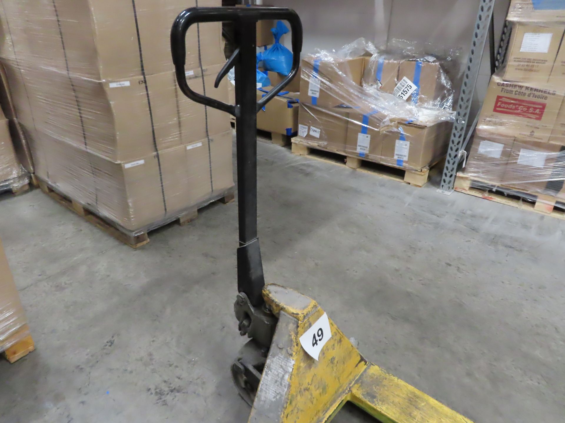 PALLET TRUCK. - Image 2 of 3