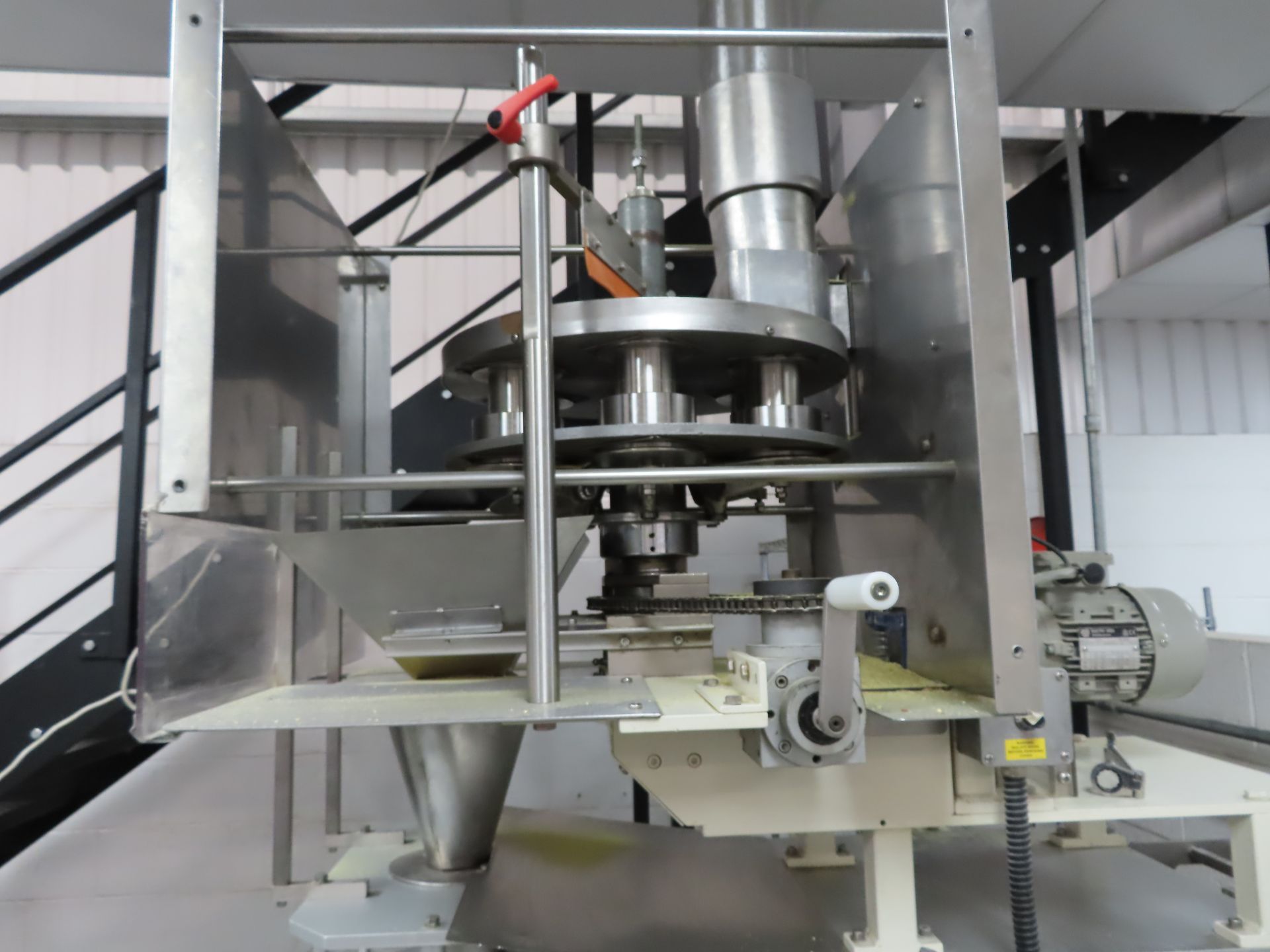 TECHNOSYS VERTICAL FORM FILL AND SEAL MACHINE. - Image 4 of 9