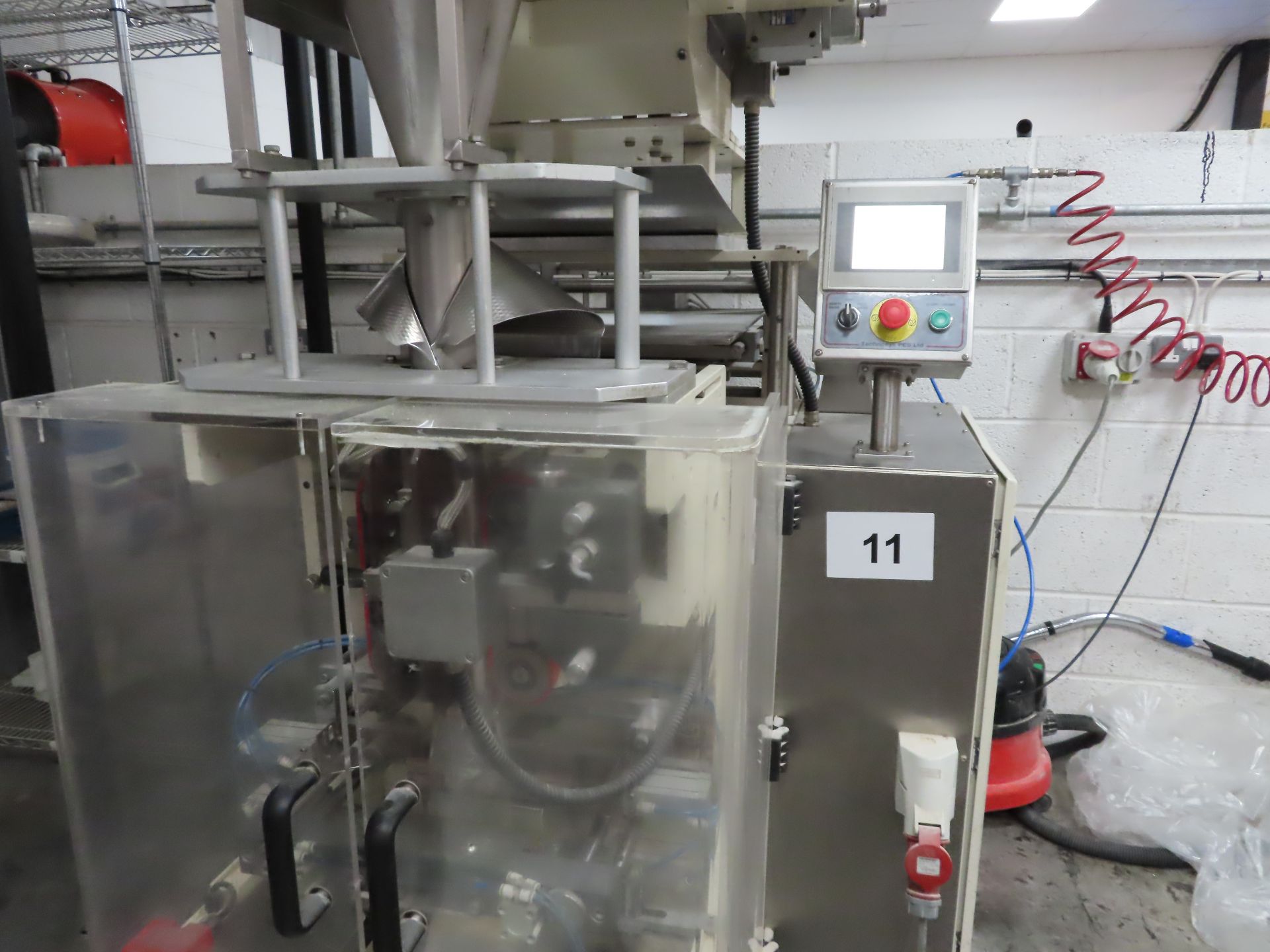 TECHNOSYS VERTICAL FORM FILL AND SEAL MACHINE. - Image 3 of 9