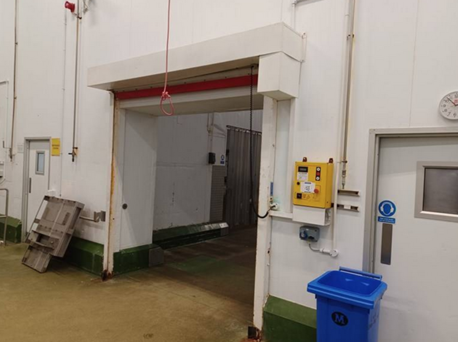 INTERDOOR ROLLER SHUTTER DOOR.