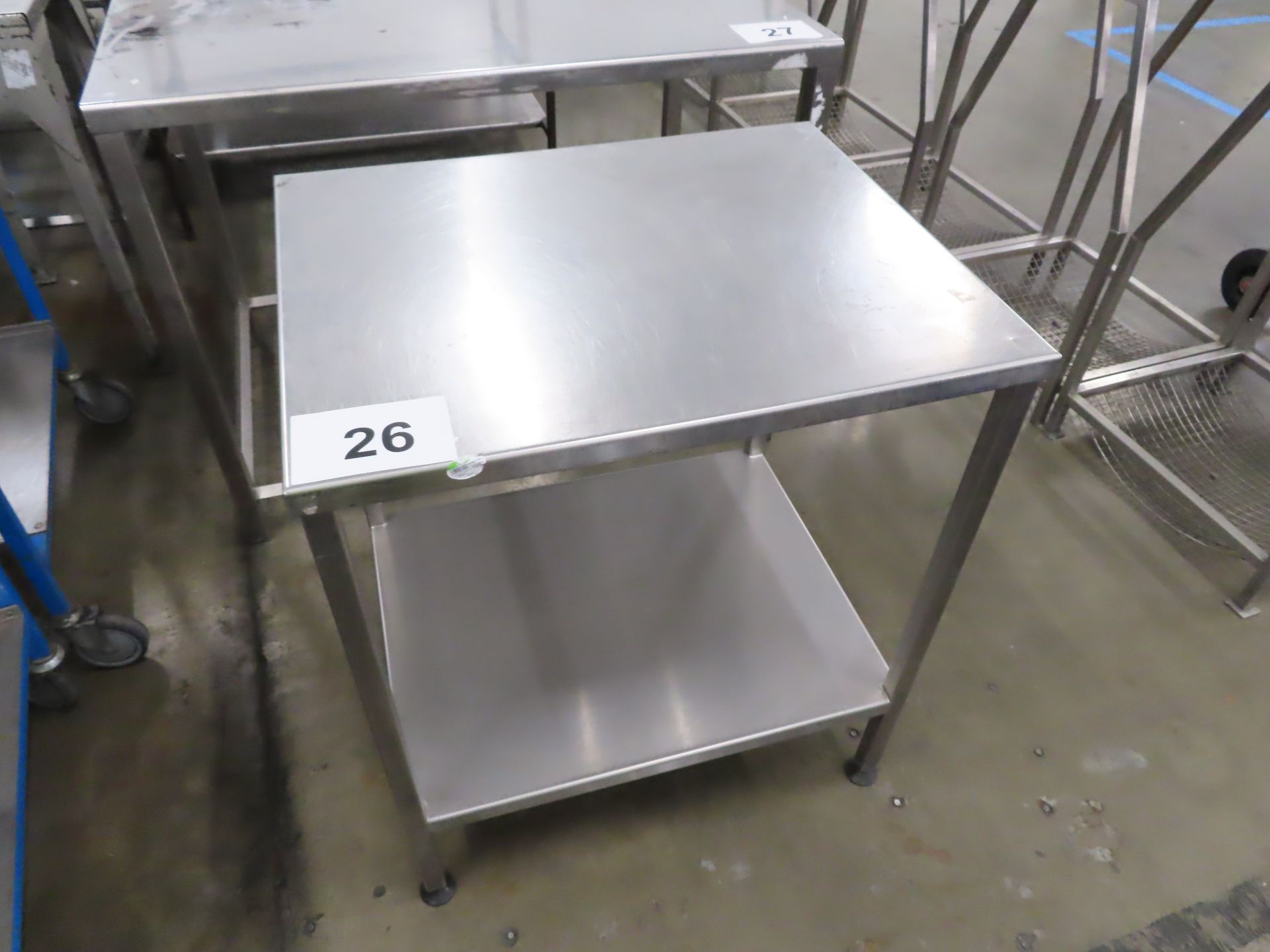 STAINLESS STEEL TABLE.