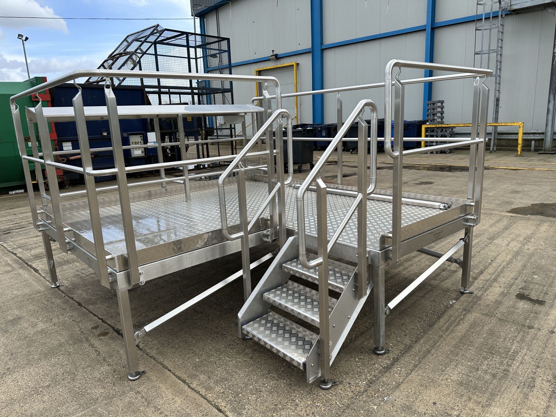 STAINLESS STEEL HEAVY DUTY PLATFORM. - Image 2 of 4