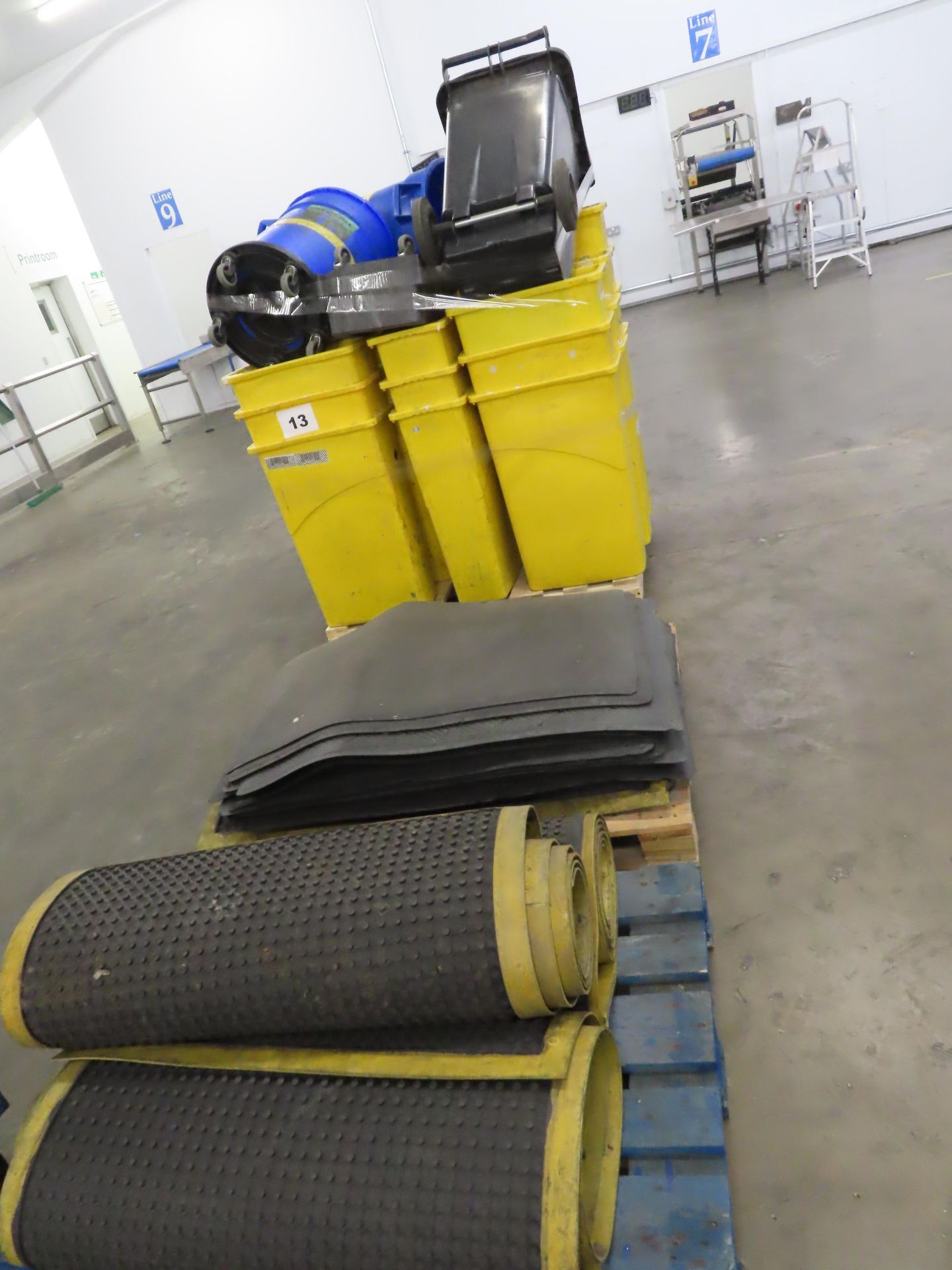 PALLET CONTAINING VARIOUS COLOUR BINS AND MATTING. - Image 2 of 2