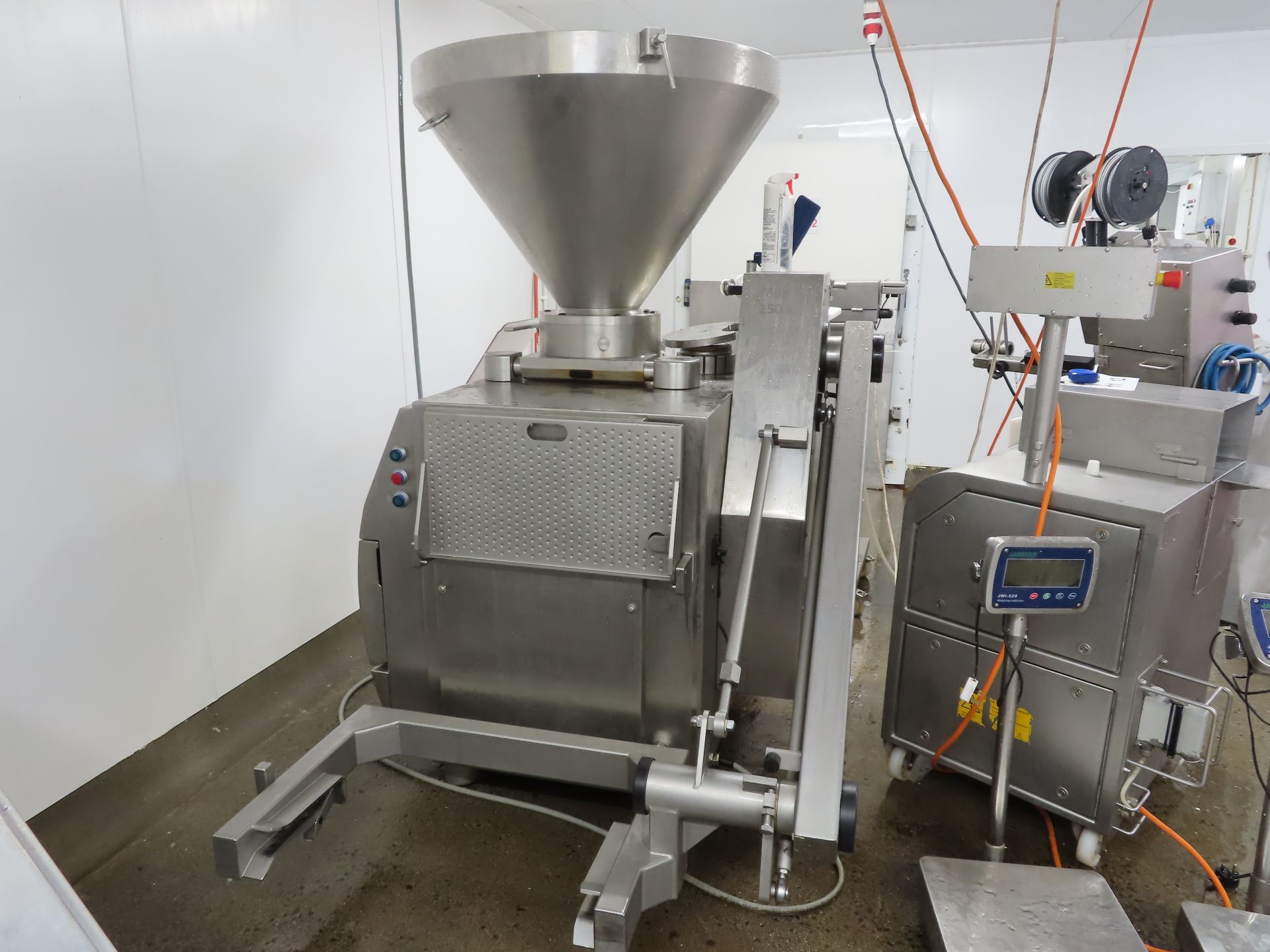 FREY VACUUM FILLER. - Image 2 of 10